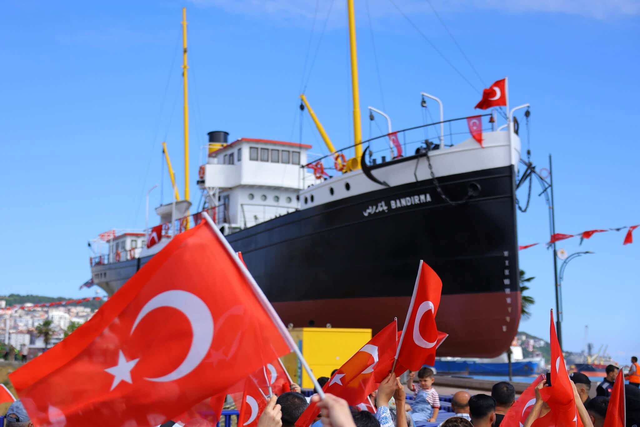 Bandırma Vapuru Karadan Yürütülerek Yeni Yerine Taşındı (5)