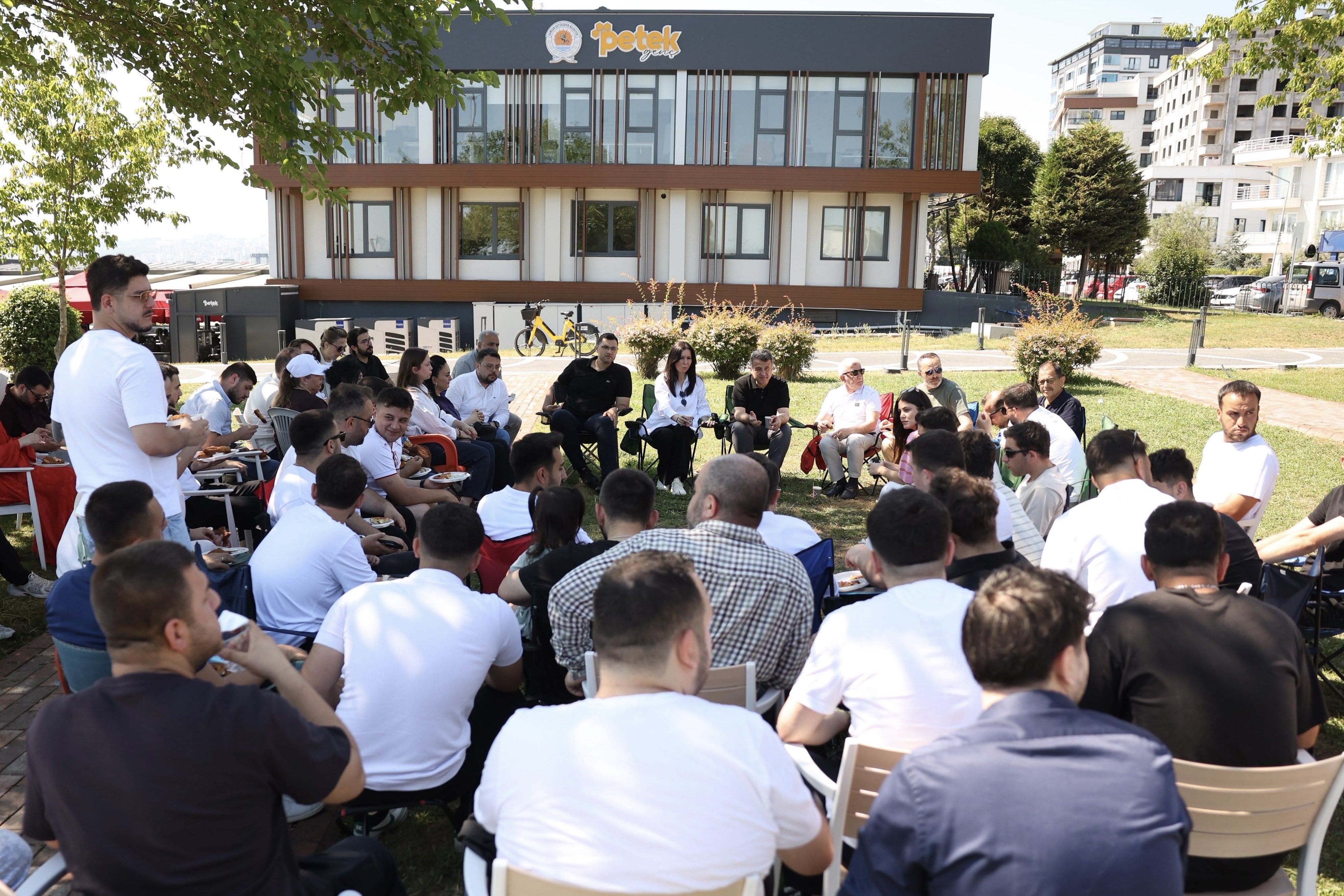 Başkan Doğan Gençlerle Buluştu