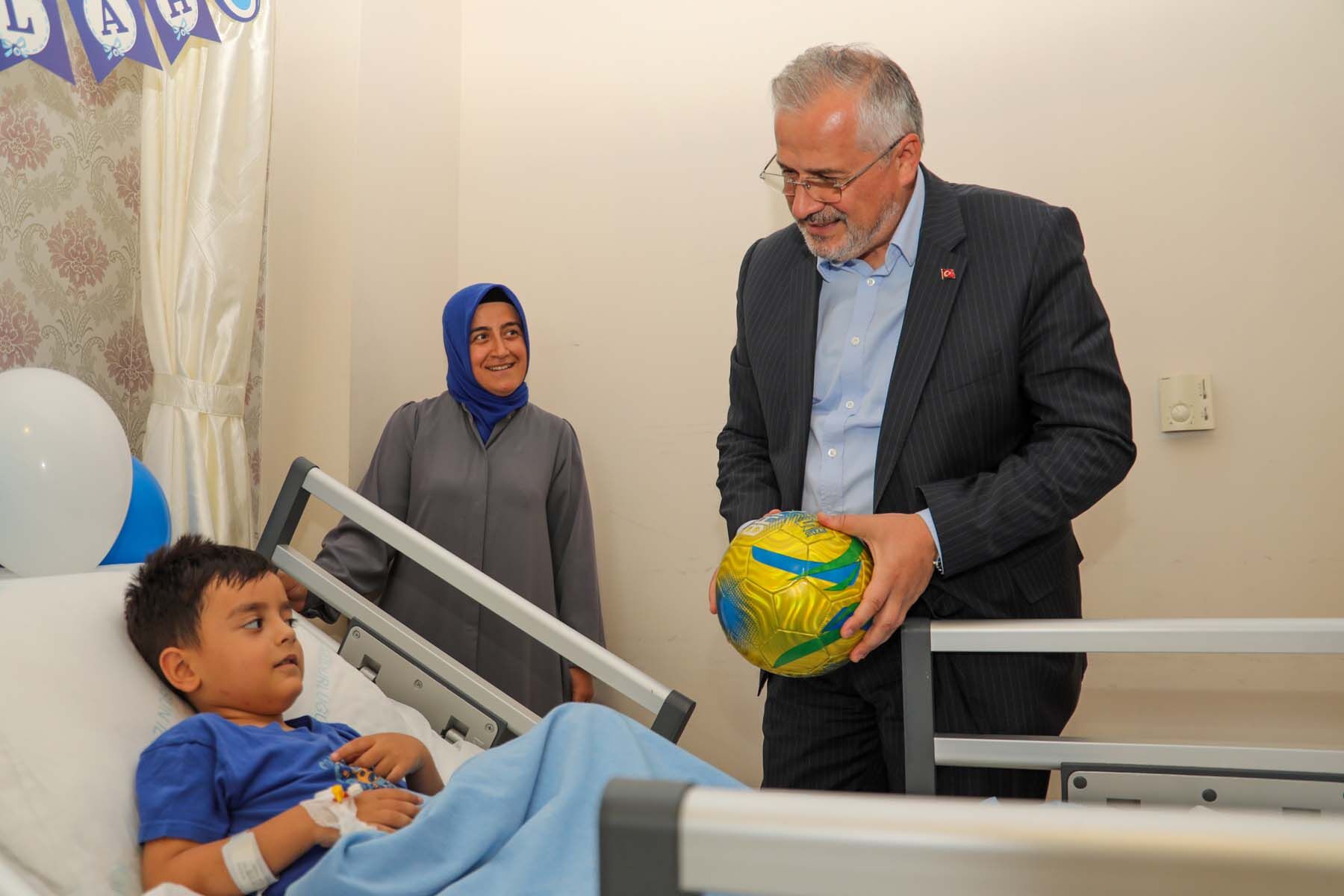 Başkan Kiliç, Sünnet Olan Çocuklari Zi̇yaret Etti̇ (2)