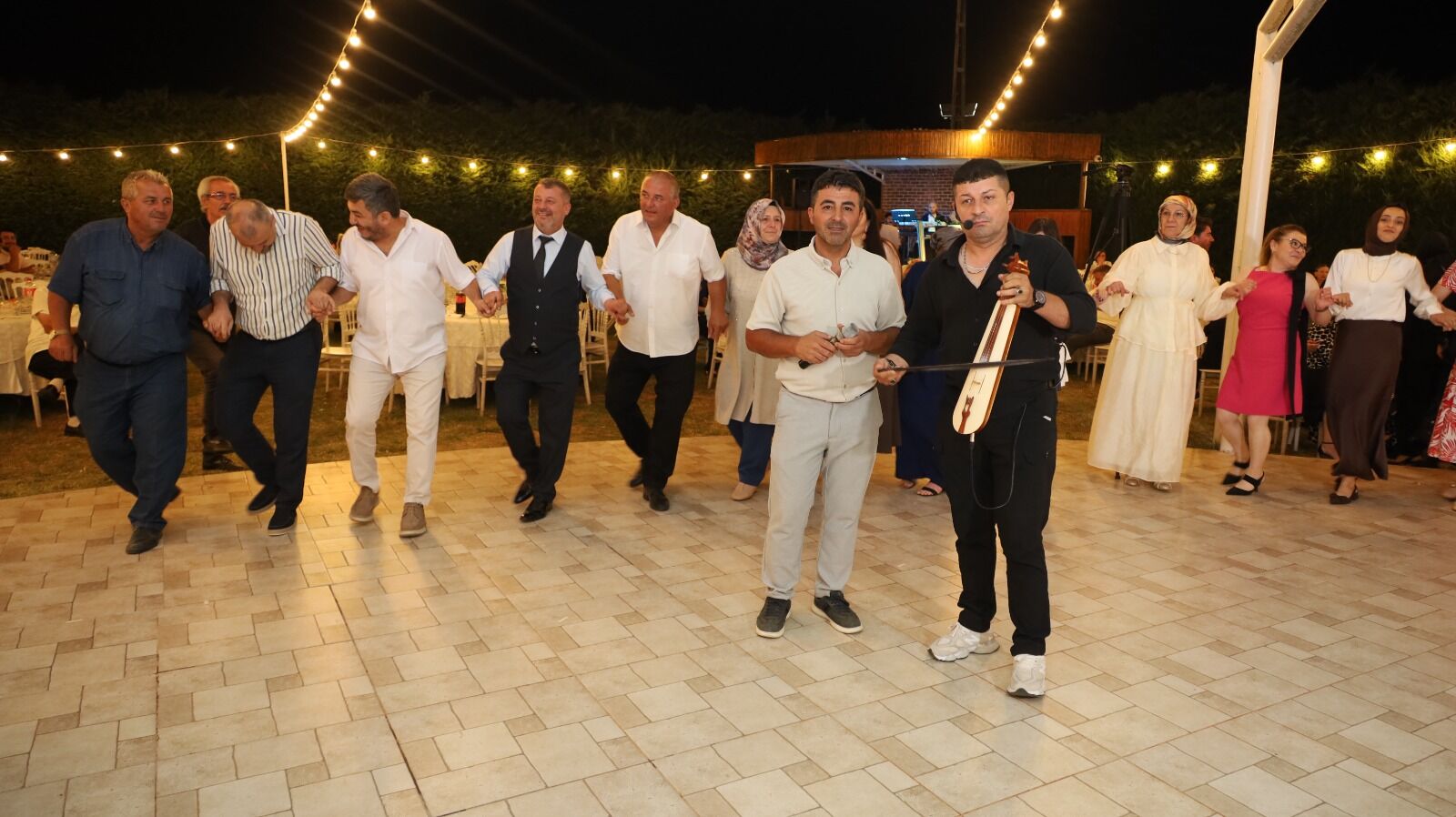 Gizem Ve Berkay Aşklarını Bir Ömürlük İmzayla Taçlandırdılar (25)
