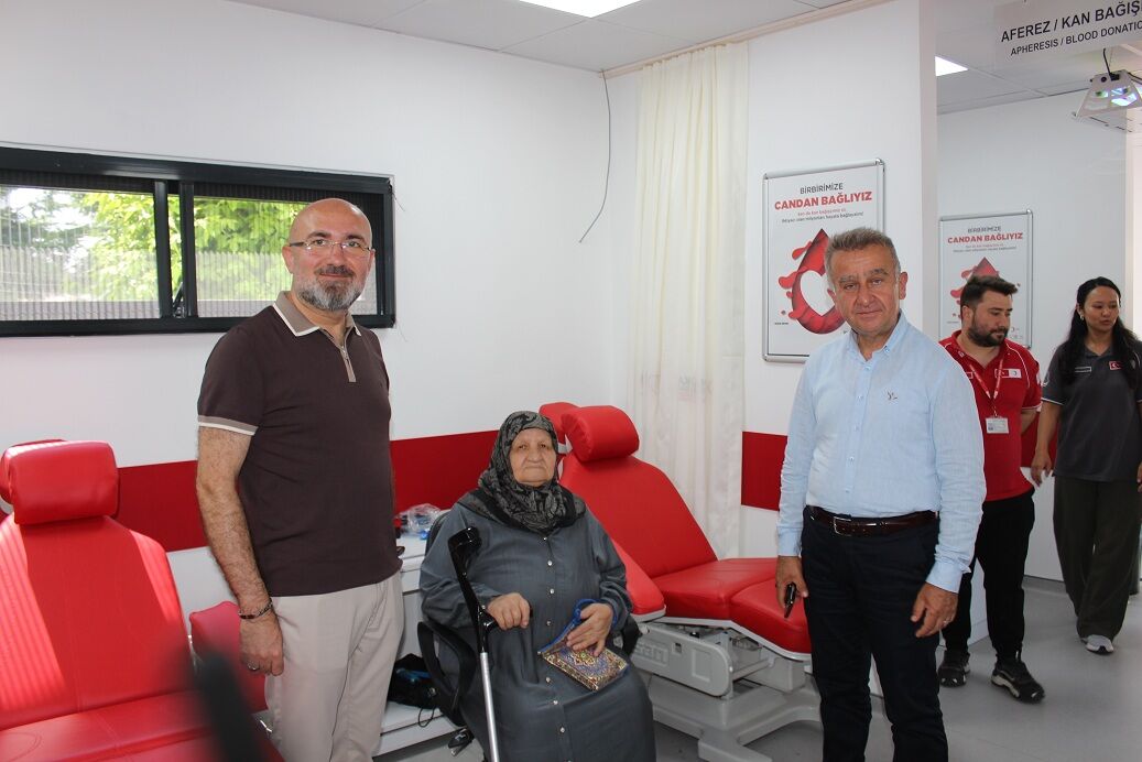 Hacı Nail Taşkın Kan Alma Birimi'ne Anlamlı Aile Ziyareti (2)-1