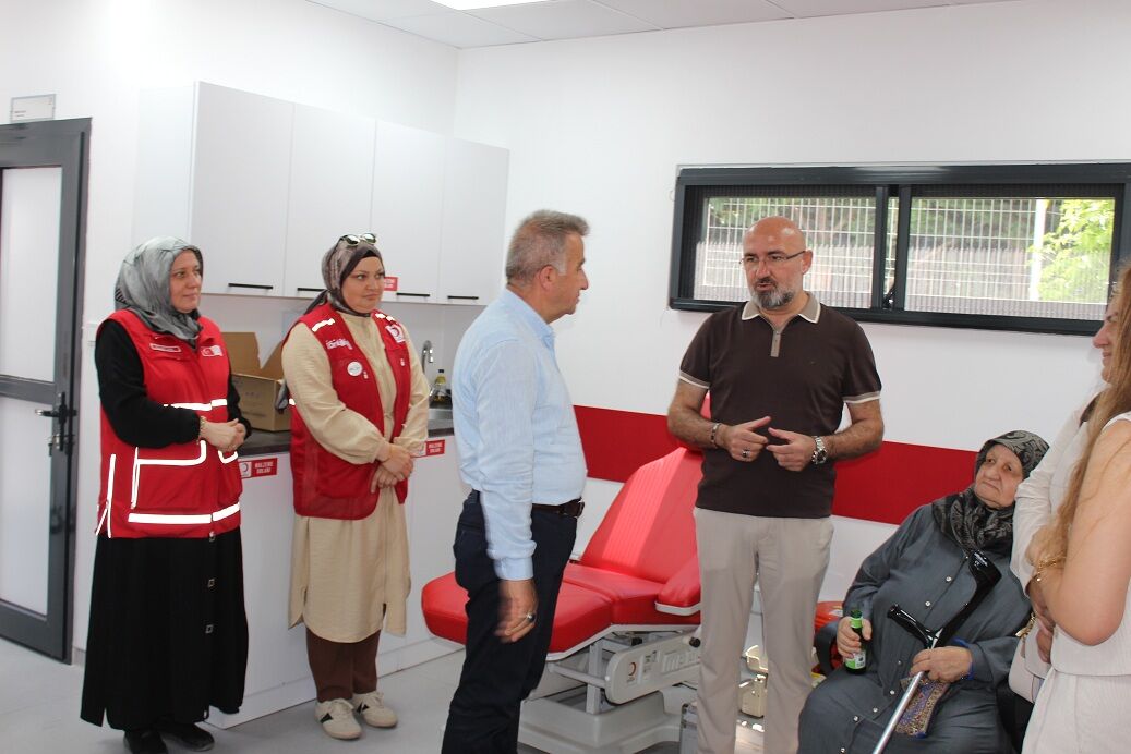 Hacı Nail Taşkın Kan Alma Birimi'ne Anlamlı Aile Ziyareti (4)-1