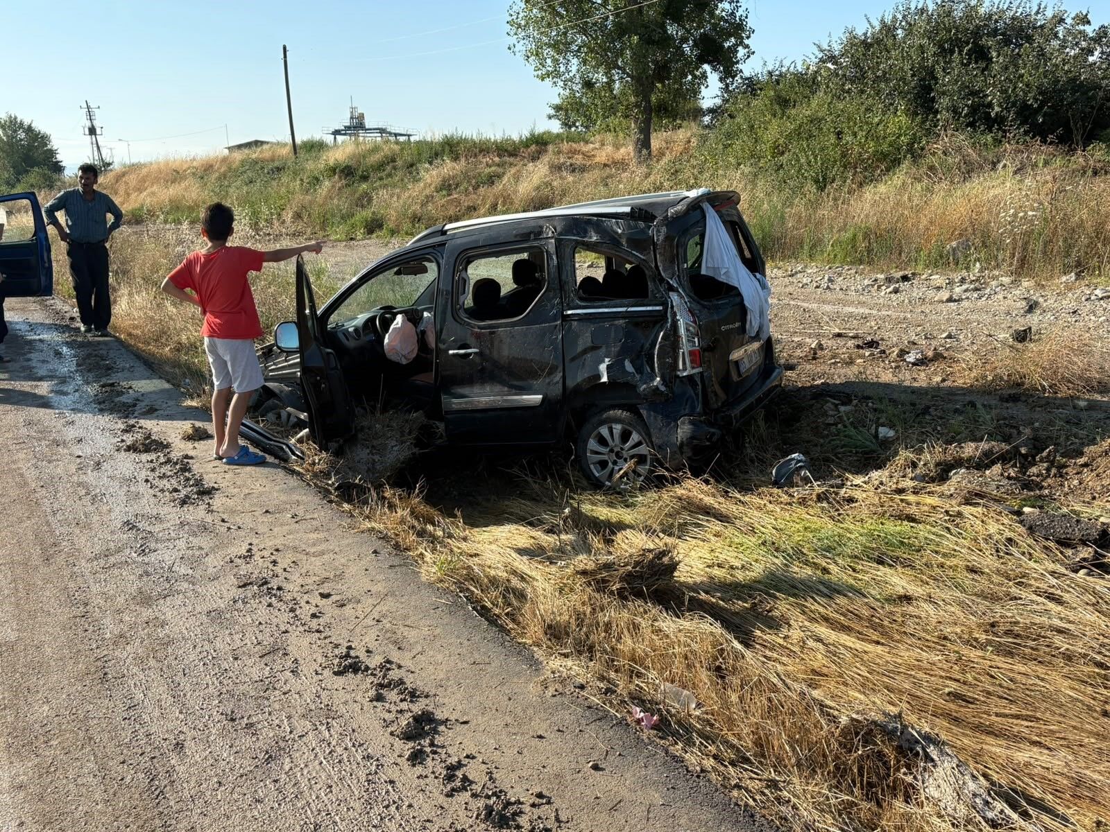 Hafif Ticari Araç Takla Attı
