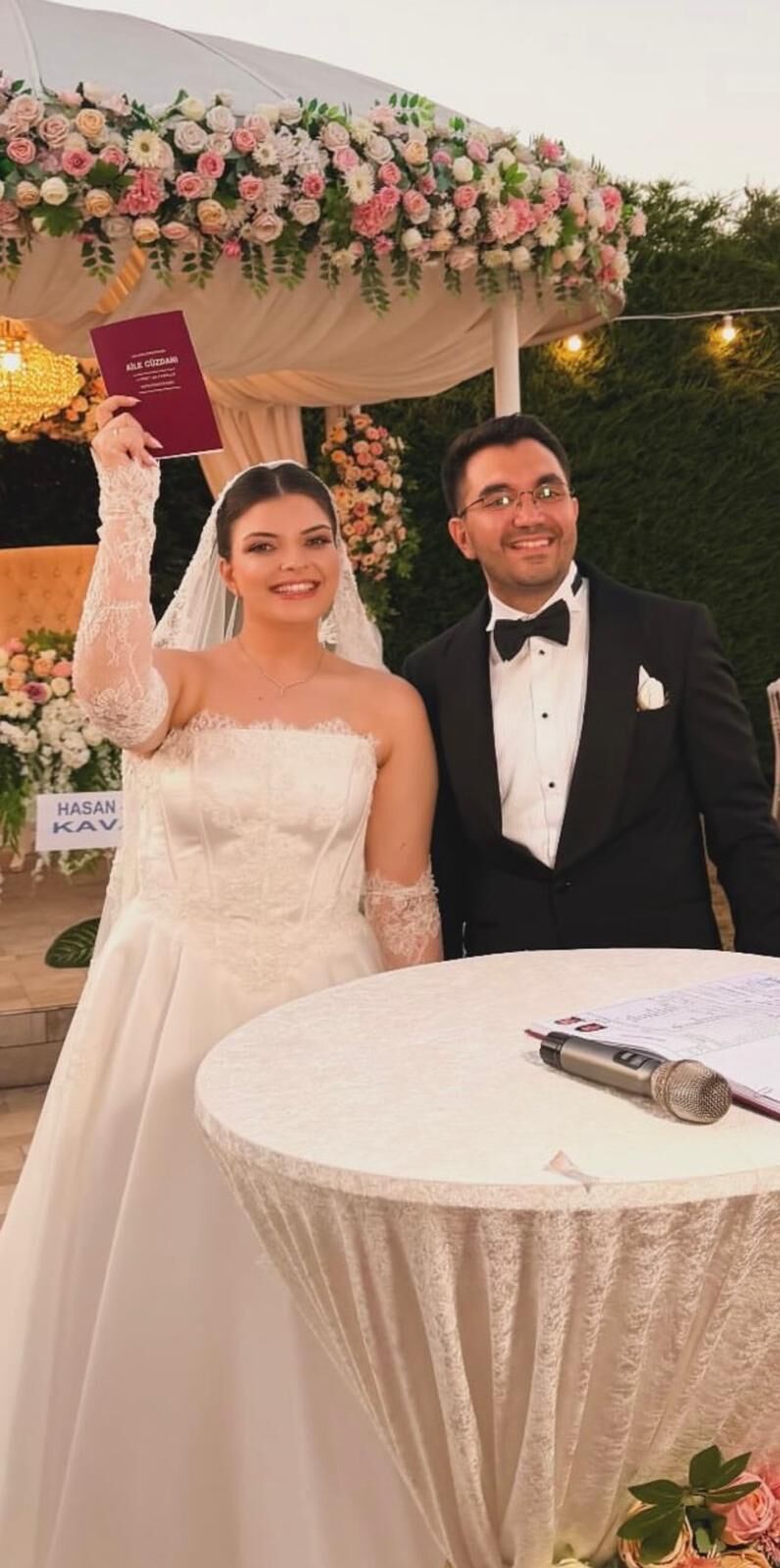 İlayda Ve Burak Çifti Muhteşem Bir Düğün Ile Hayatlarını Birleştirdi (6)