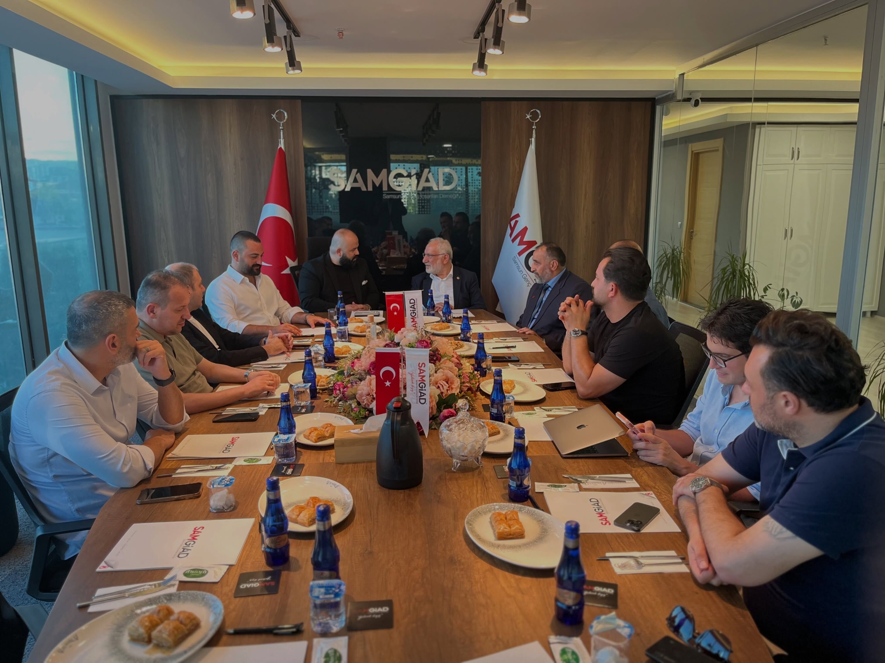 Mehmet Karaman, Samsun’da Iş Dünyası Temsilcileriyle Bir Araya Geldi (5)
