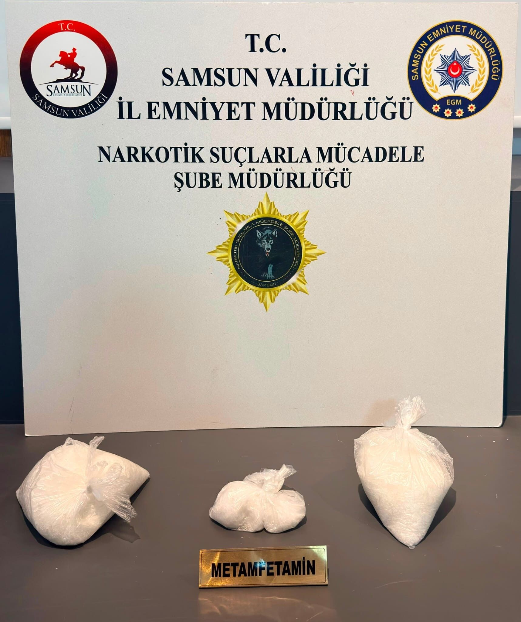 Samsun’da 1 Kilo 210 Gram Metamfetamin Ele Geçirildi (1)