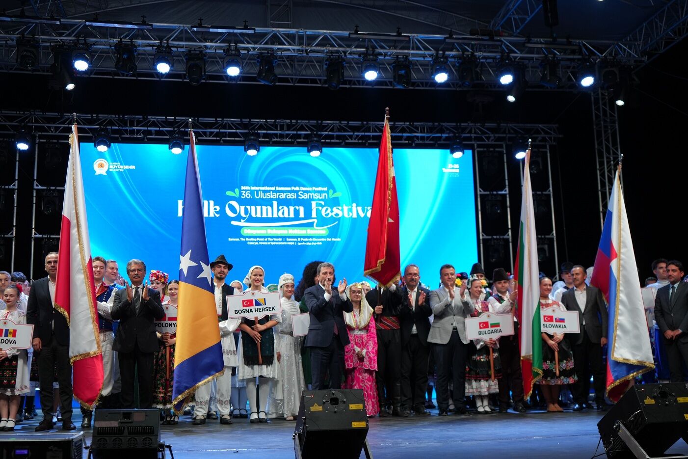 Samsun'da '36. Uluslararası Samsun Halk Oyunları Festivali' (4)