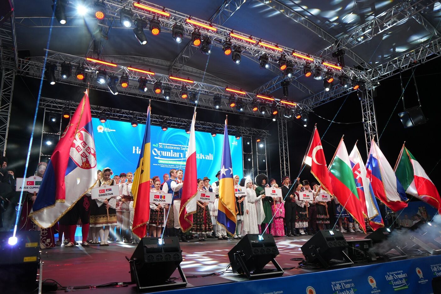 Samsun'da '36. Uluslararası Samsun Halk Oyunları Festivali' (8)