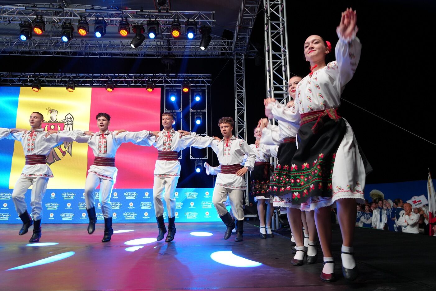 Samsun'da '36. Uluslararası Samsun Halk Oyunları Festivali' (9)
