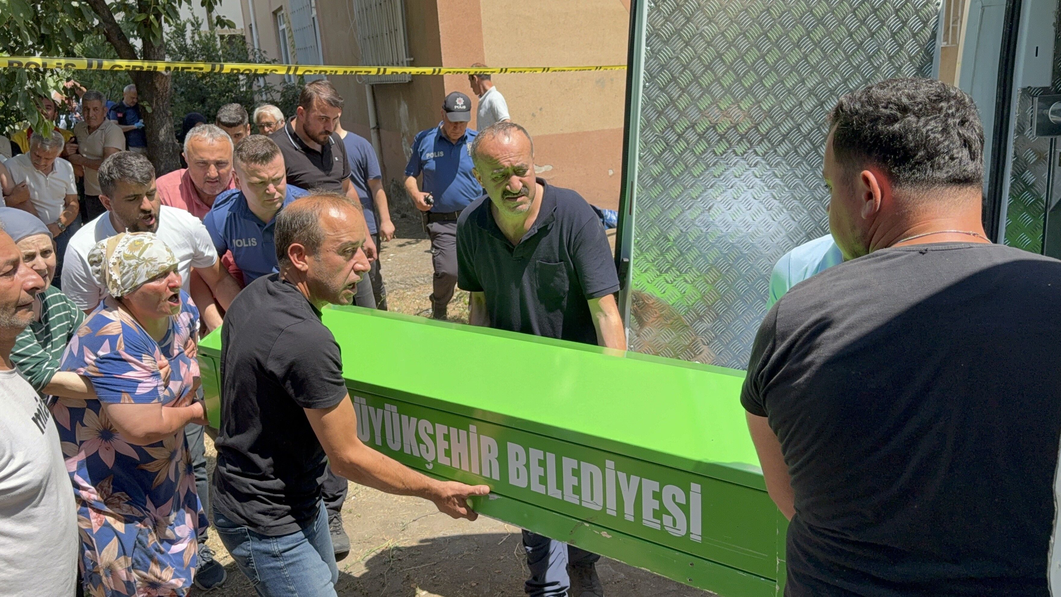 Samsun'da Pencereden Düşen 16 Yaşındaki Çocuk Hayatını Kaybetti