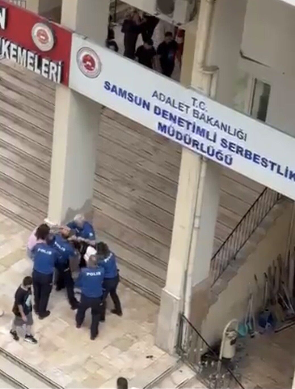 Samsun'da Polisin Önünde Kadın Kavgası (3)