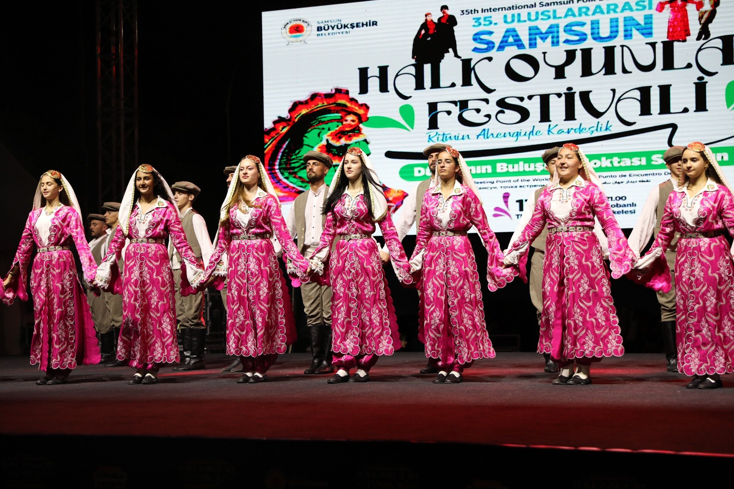 Uluslararası Samsun Halk Oyunları Festivali