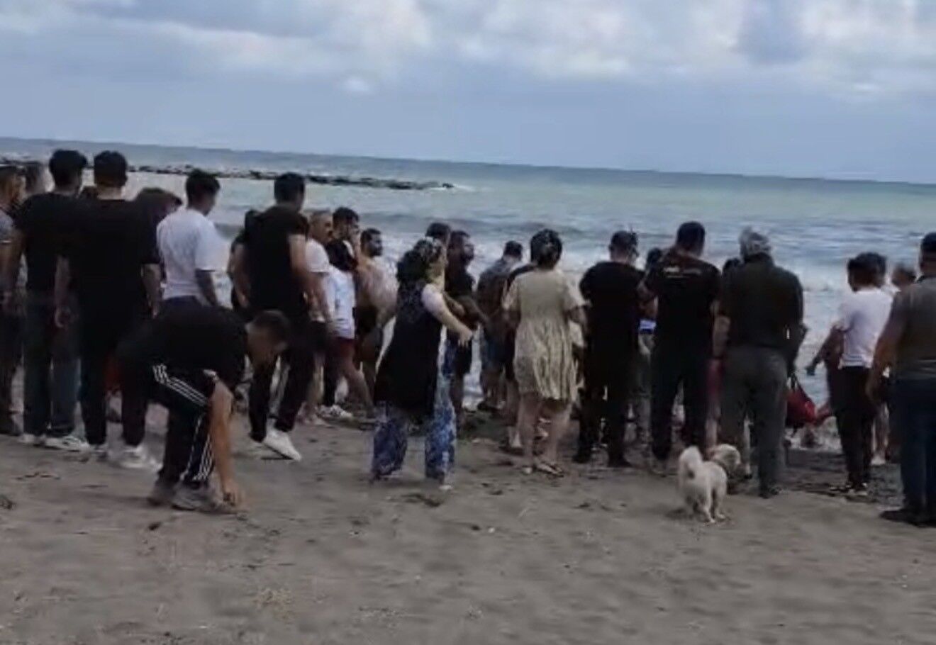 Valiliğin Uyarısına Rağmen Denize Girdiler, 1 Kişi Öldü, 2 Kişi Hastanelik Oldu