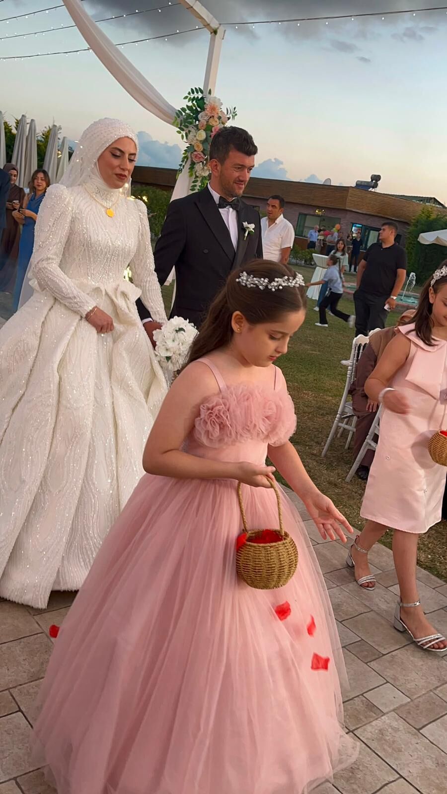 Zeynep Aslı Ile Ali Osman Çifti Dünyaevine Girdi (1)