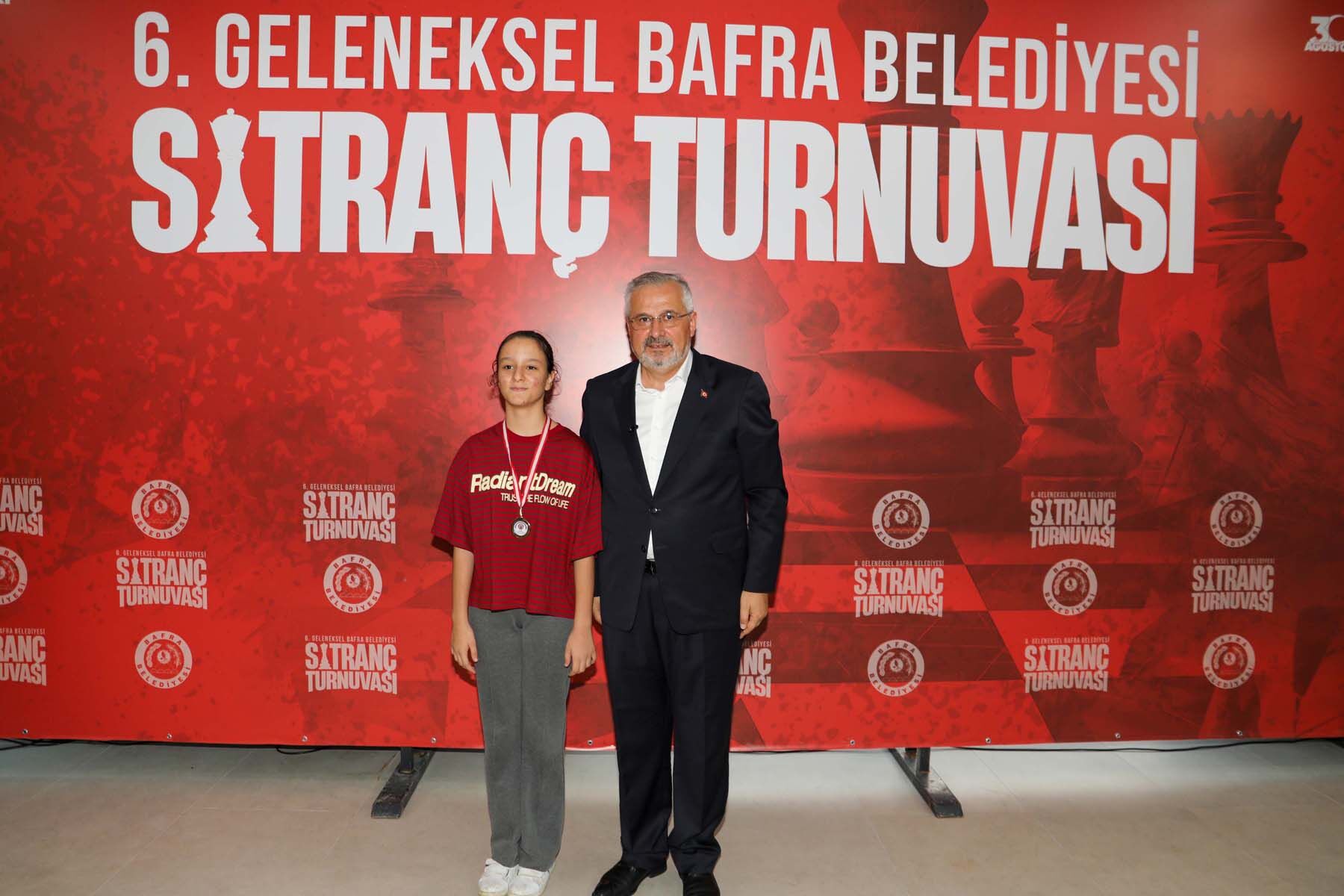 Bafra Beledi̇yesi̇ 6. Geleneksel Satranç Turnuvasi’na Yoğun İlgi̇ (11)