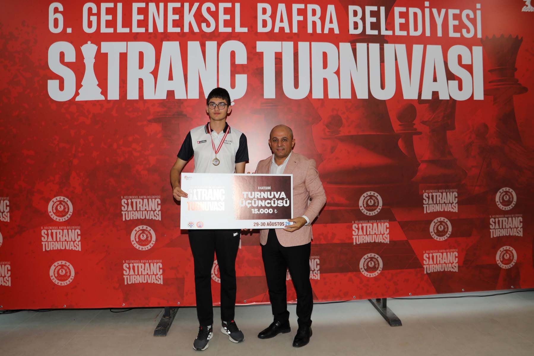Bafra Beledi̇yesi̇ 6. Geleneksel Satranç Turnuvasi’na Yoğun İlgi̇ (12)