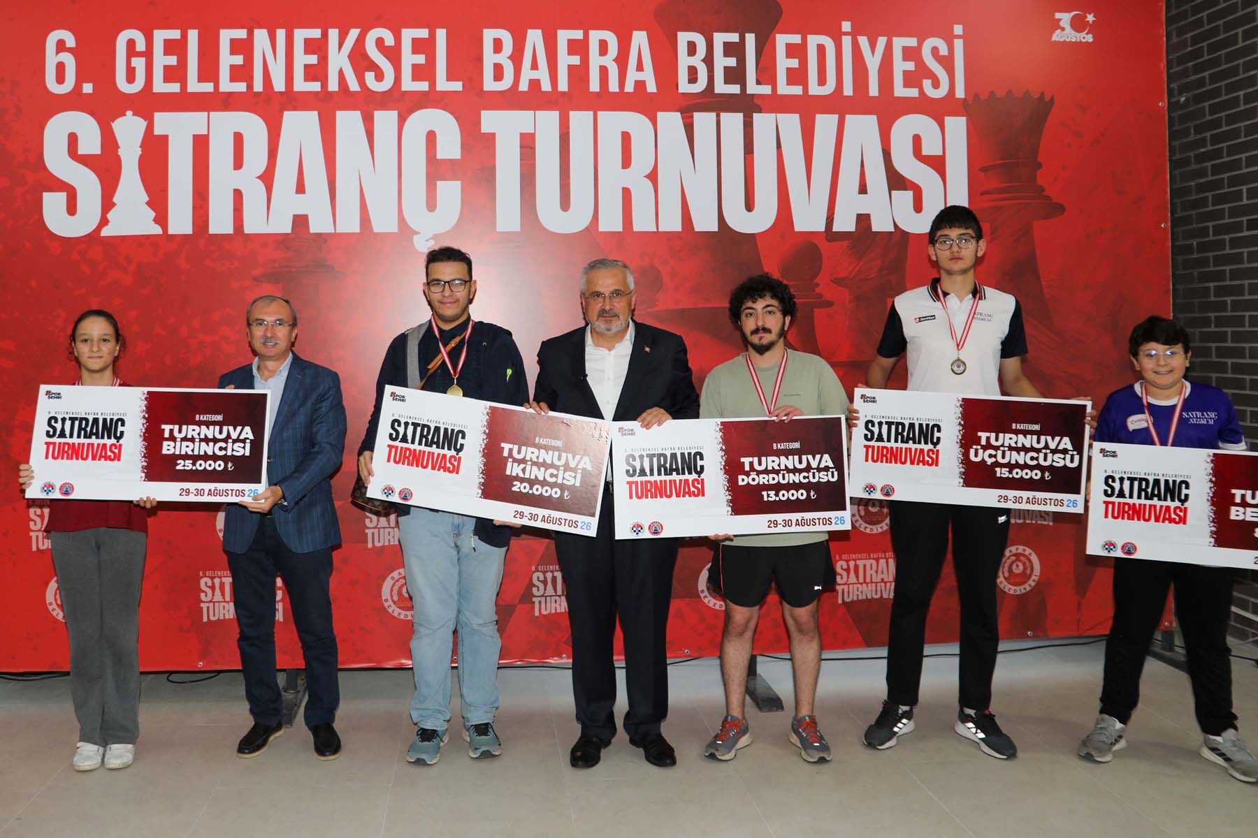 Bafra Beledi̇yesi̇ 6. Geleneksel Satranç Turnuvasi’na Yoğun İlgi̇ (13)