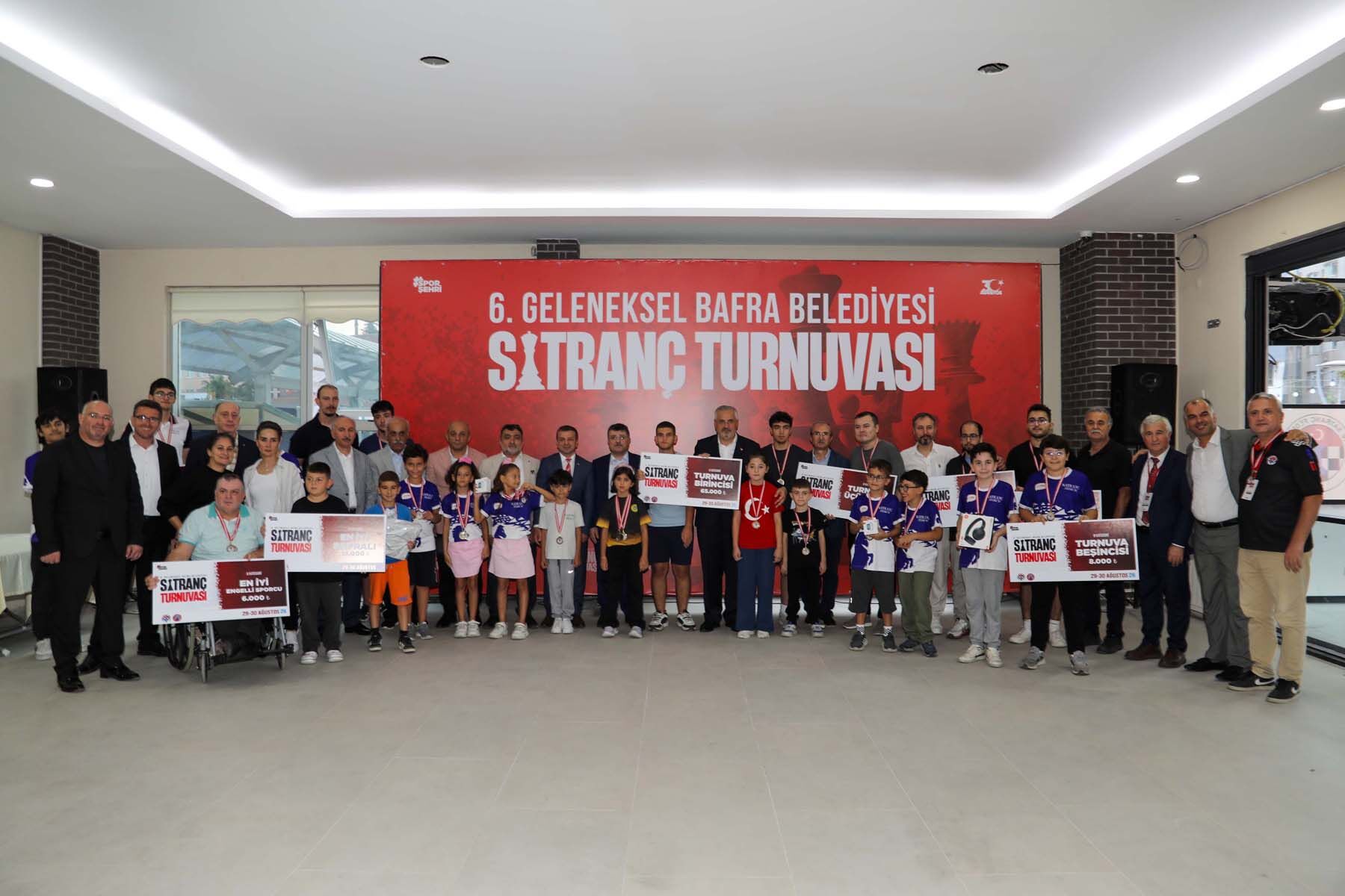 Bafra Beledi̇yesi̇ 6. Geleneksel Satranç Turnuvasi’na Yoğun İlgi̇ (17)