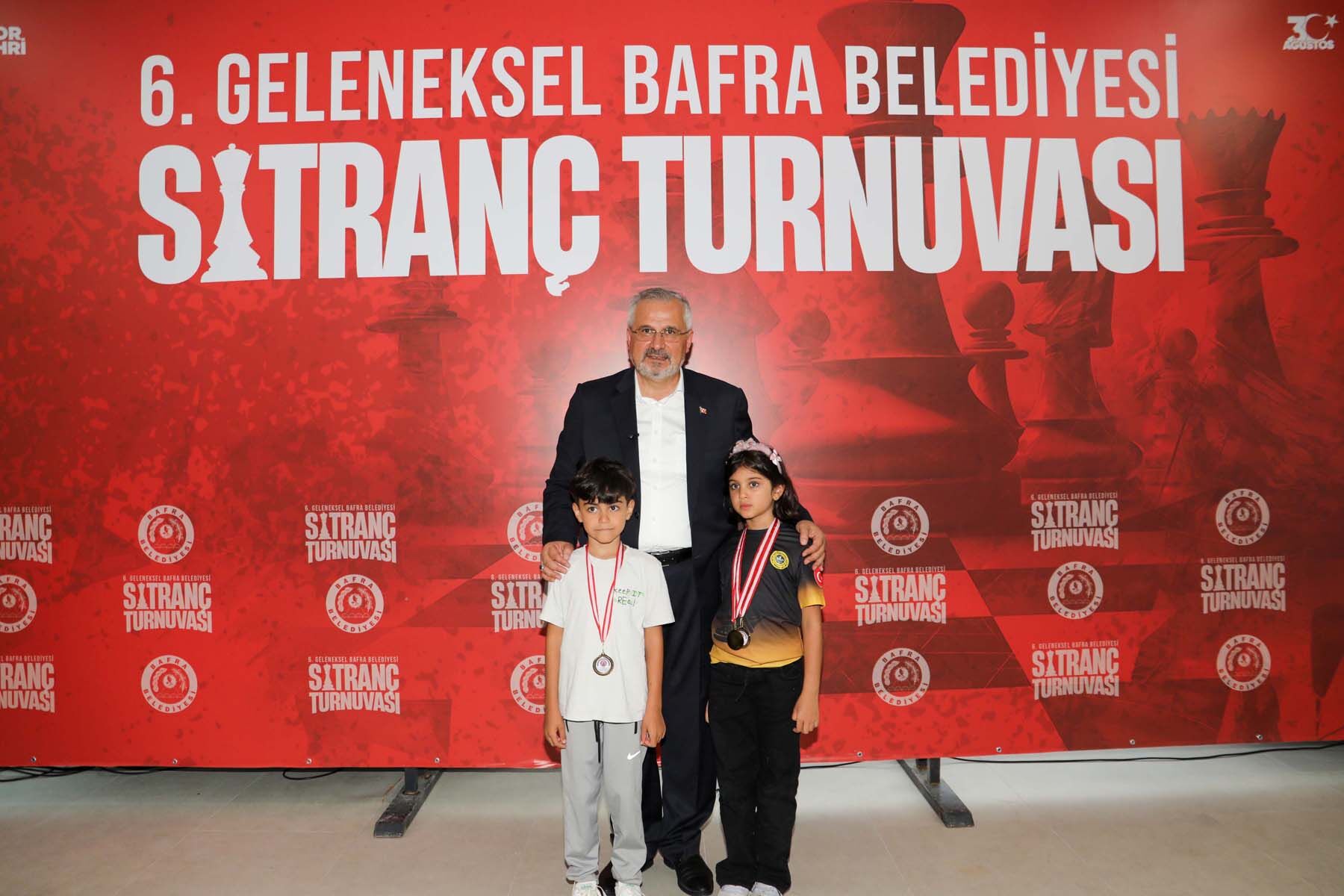 Bafra Beledi̇yesi̇ 6. Geleneksel Satranç Turnuvasi’na Yoğun İlgi̇ (20)