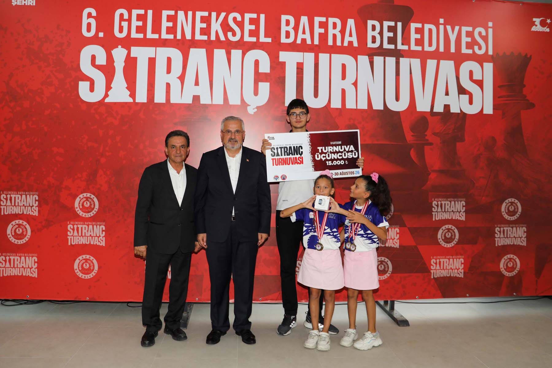 Bafra Beledi̇yesi̇ 6. Geleneksel Satranç Turnuvasi’na Yoğun İlgi̇ (22)