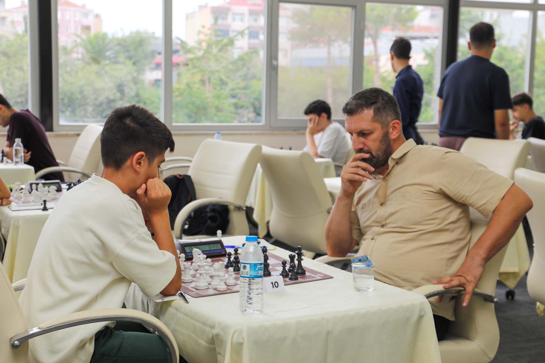 Bafra Beledi̇yesi̇ 6. Geleneksel Satranç Turnuvasi’na Yoğun İlgi̇ (3)