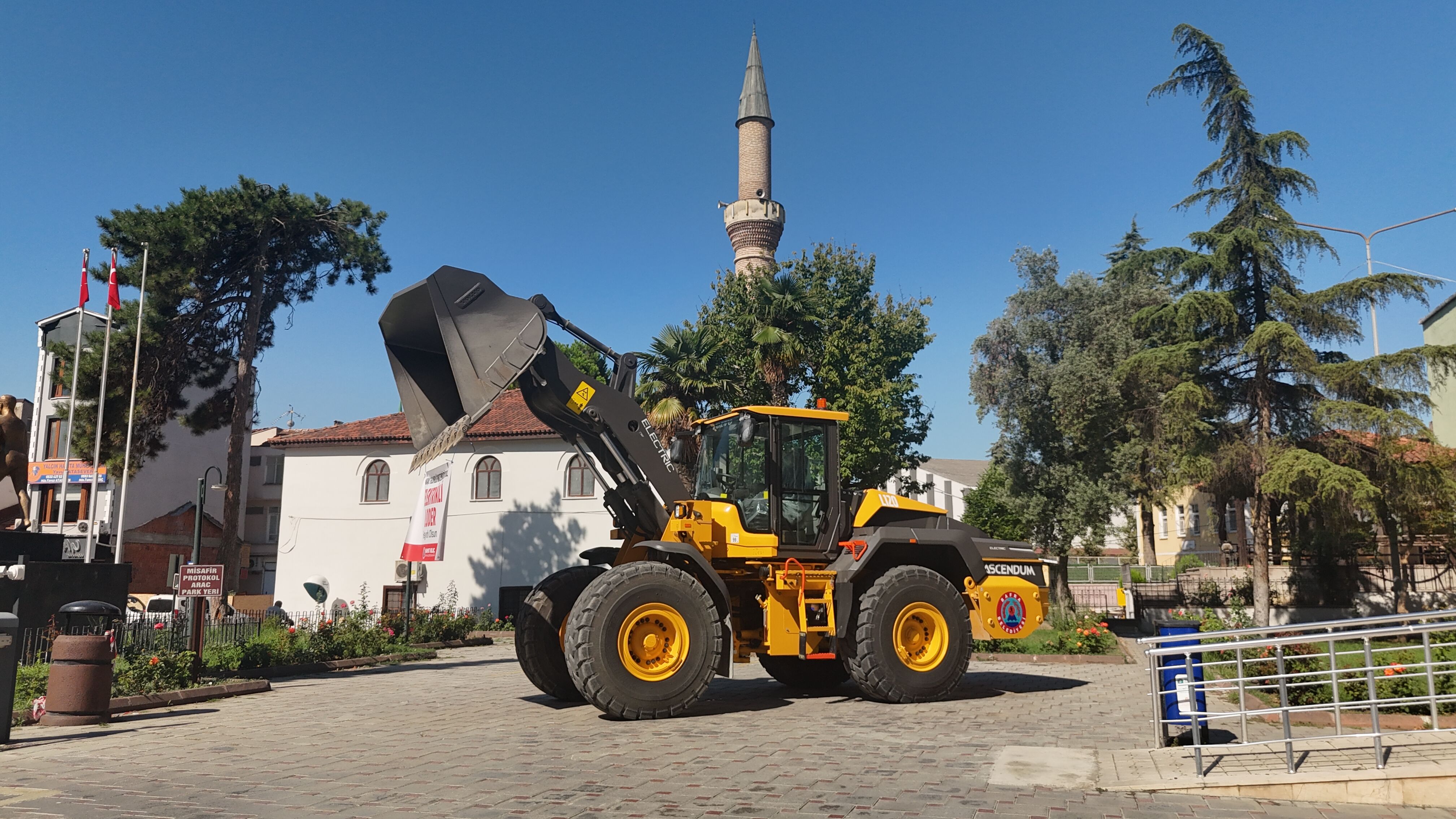 Bafra Belediyesi’nden Çevreci Yatırım; Elektri̇kli̇ Loder Bafra’nin Hi̇zmeti̇nde (3)-1