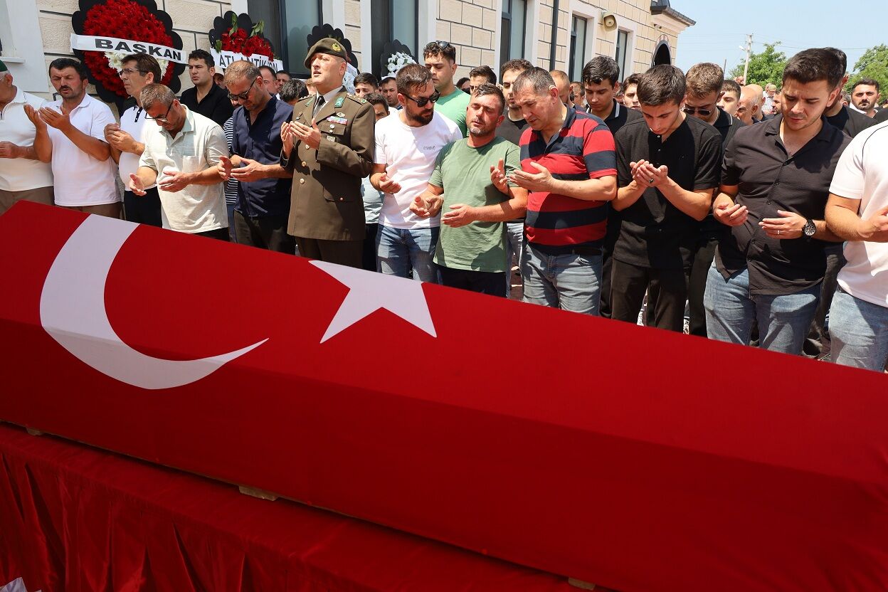 Kazada Ölen Bafralı Astsubay, Son Yolculuğuna Uğurlandı (6)