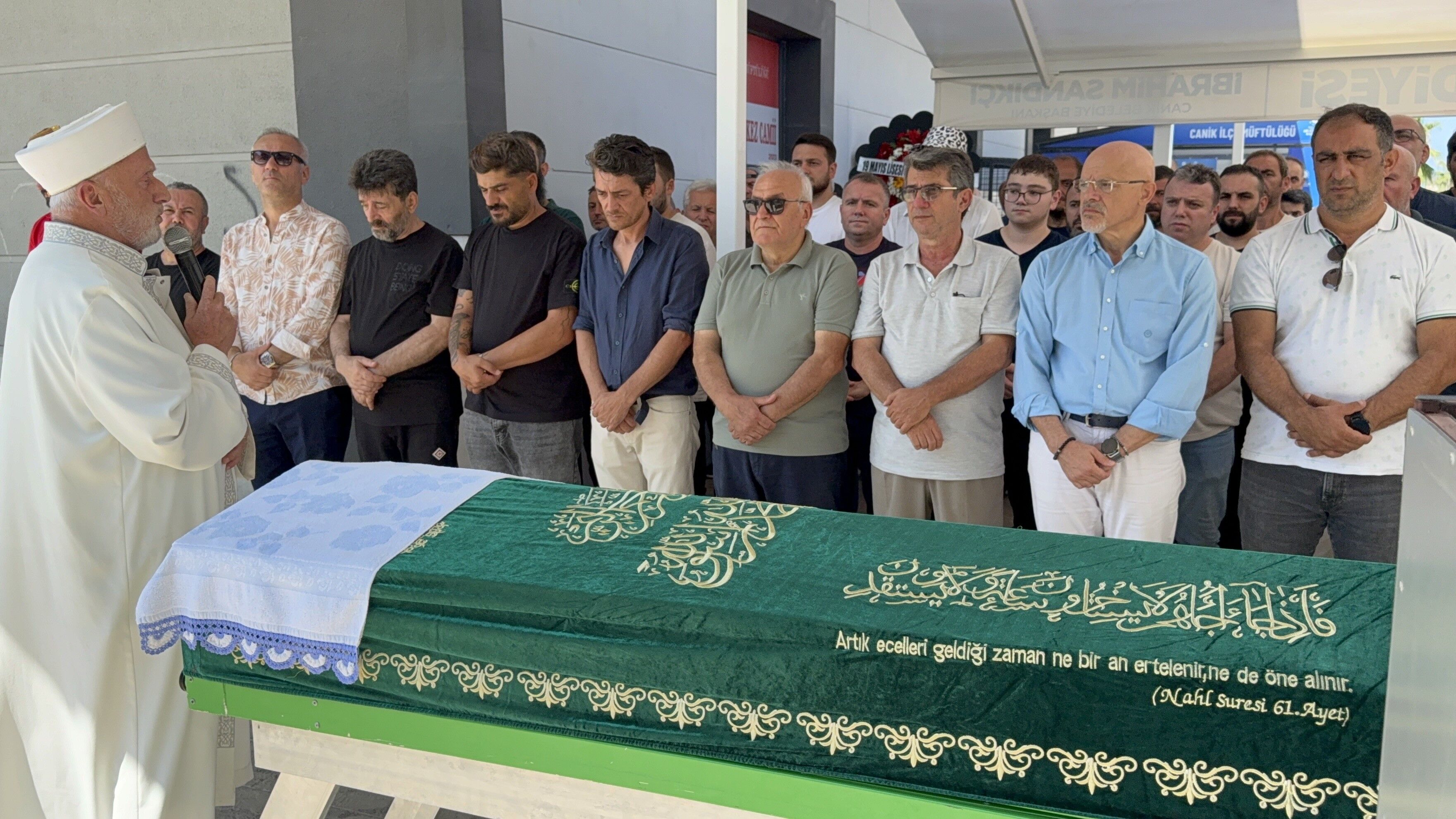 Rusya’da Saldırıda Hayatını Kaybeden Türk Aşçı Samsun’da Toprağa Verildi (3)