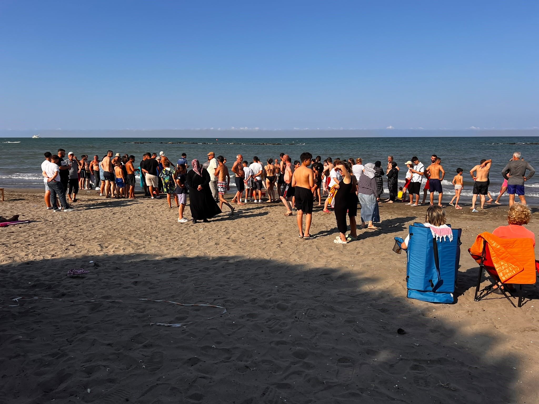 Samsun'da Denize Giren Anne Ve 2 Kızı Boğulma Tehlikesi Geçirdi (2)