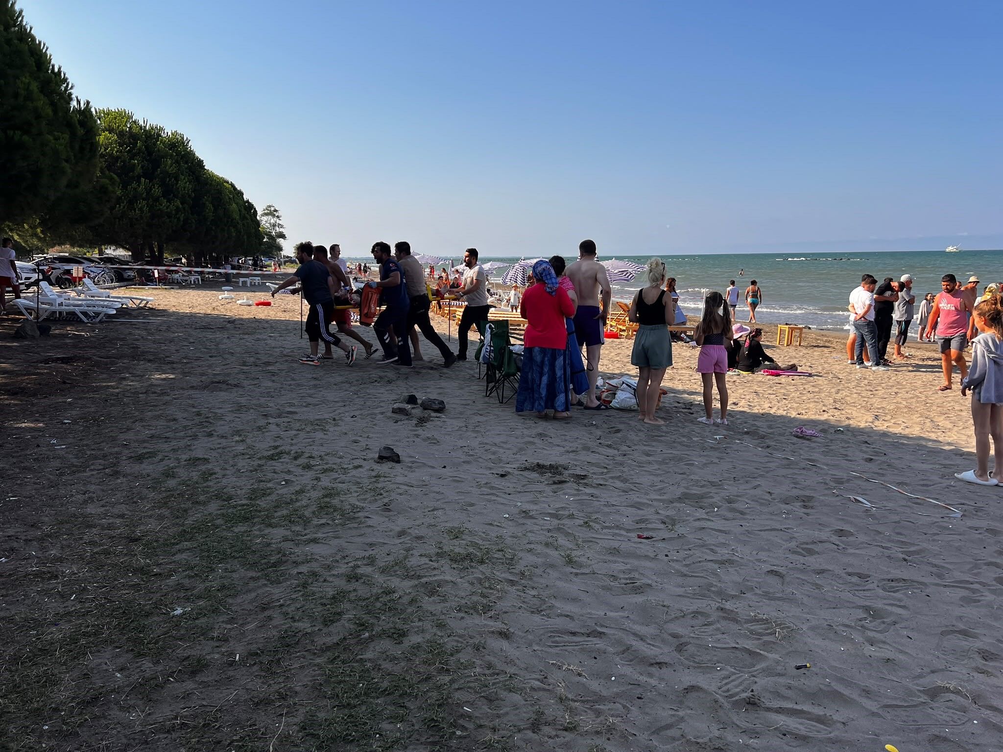 Samsun'da Denize Giren Anne Ve 2 Kızı Boğulma Tehlikesi Geçirdi (4)