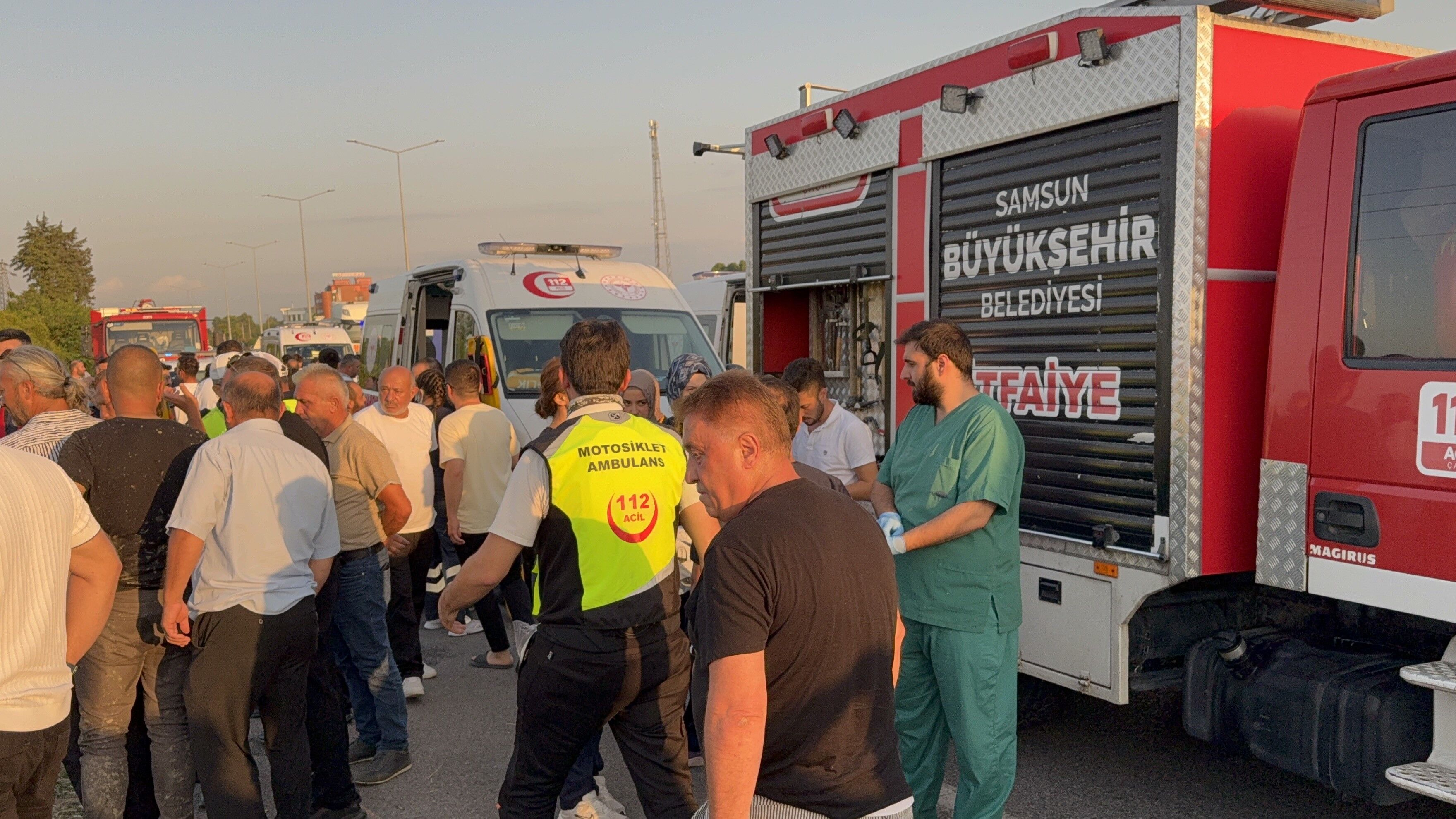 Samsun’da Özel Halk Otobüsü Devrildi 21 Yaralı (5)