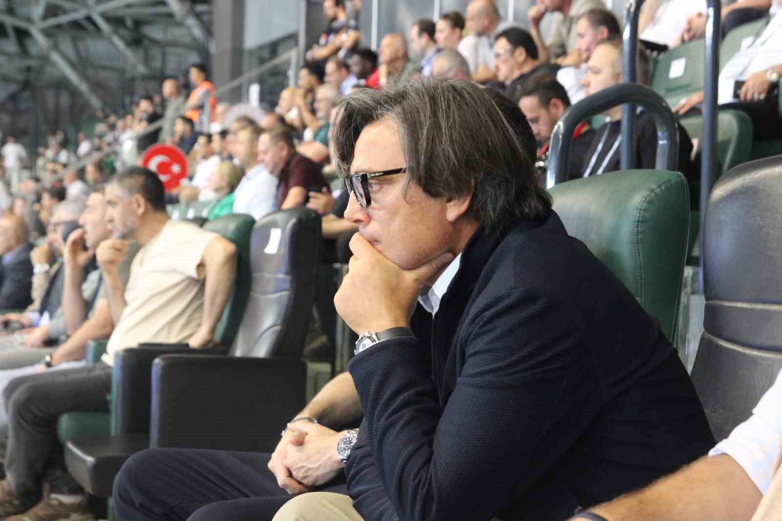 Vincenzo Montella, Kocaelispor-Samsunspor maçını tribünden takip etti