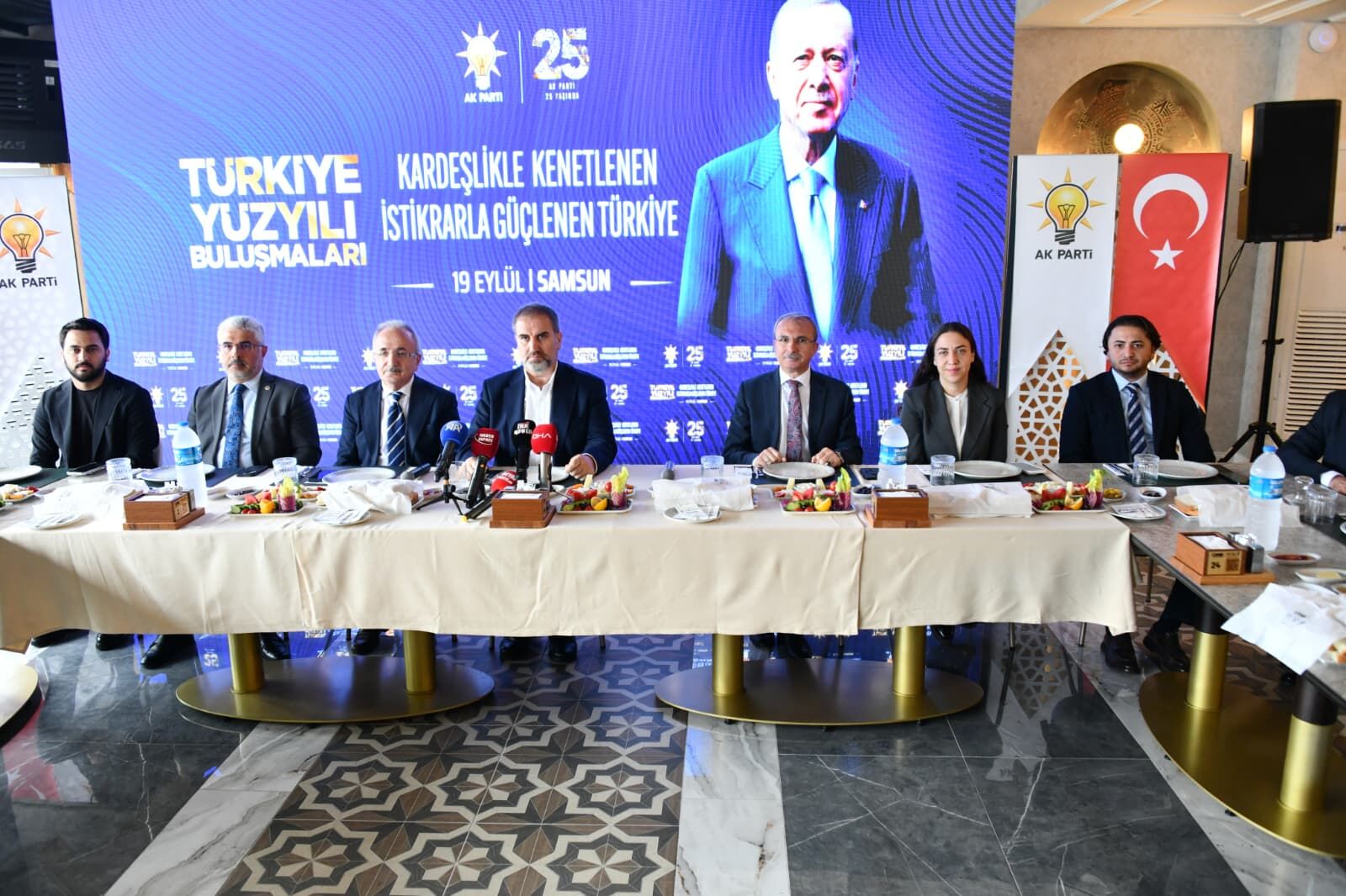 Ak Parti̇ Samsun’da 17 İlçede Türki̇ye Yüzyili Buluşmalari İçi̇n Sahaya İni̇yor (1)