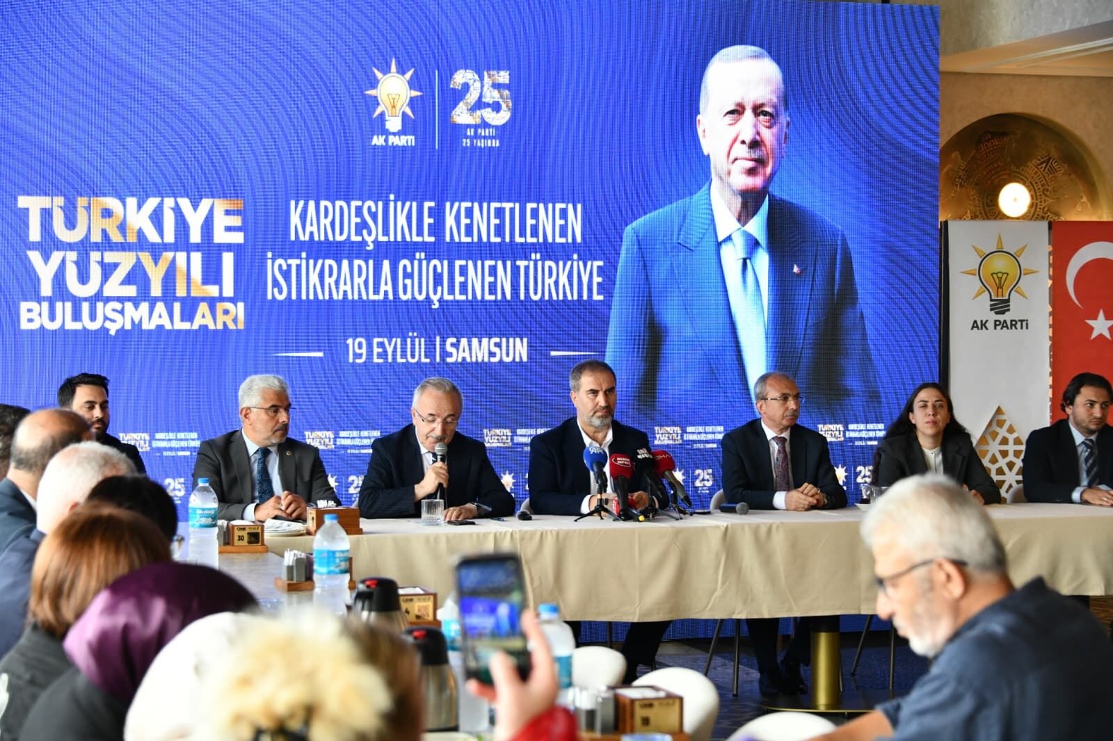 Ak Parti̇ Samsun’da 17 İlçede Türki̇ye Yüzyili Buluşmalari İçi̇n Sahaya İni̇yor (6)