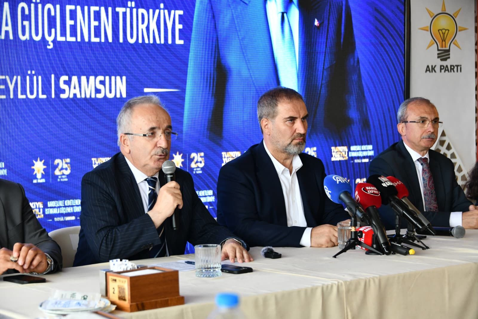 Ak Parti̇ Samsun’da 17 İlçede Türki̇ye Yüzyili Buluşmalari İçi̇n Sahaya İni̇yor (8)
