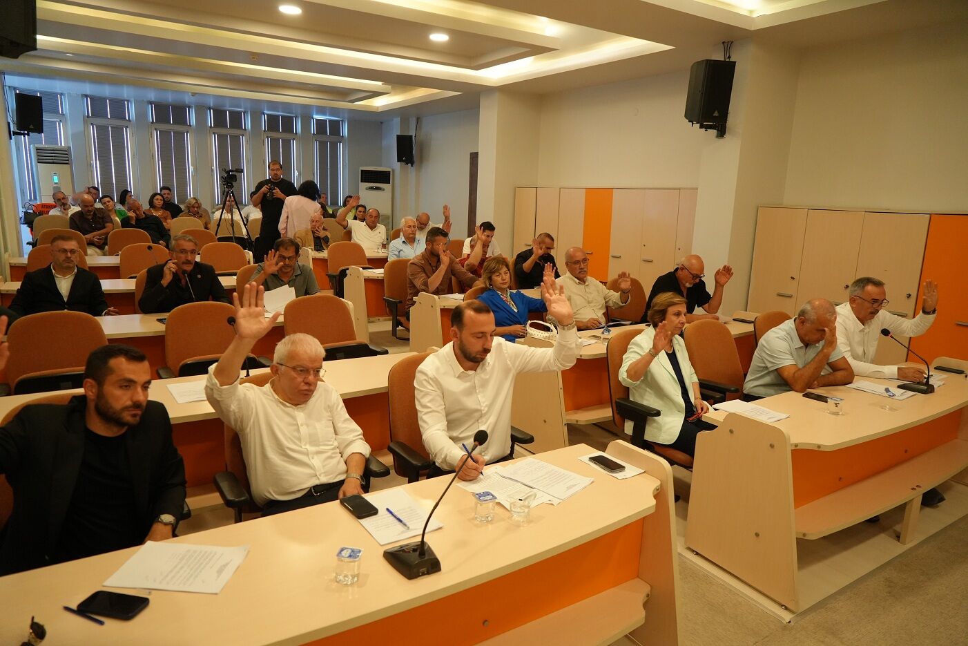 Atakum Meclisi'nde Gündem 4,5 Aydır Ödenemeyen Maaşlar