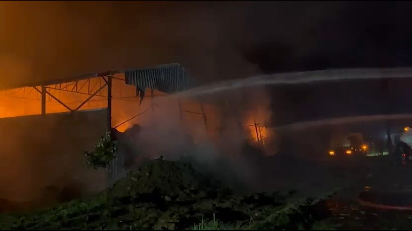Bafra'da Saman Deposu Yangını (6)