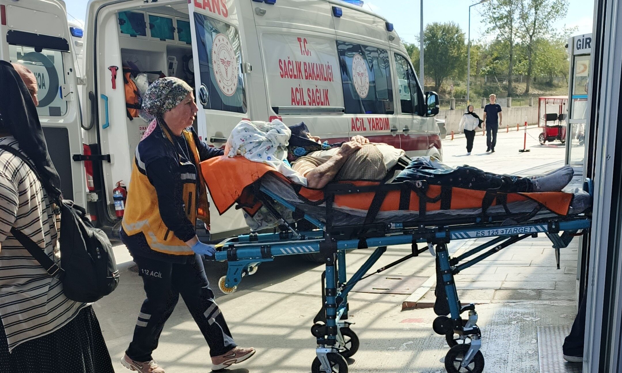 Bafra'da Traktörün Römorku Devrildi 6 Yaralı (1)