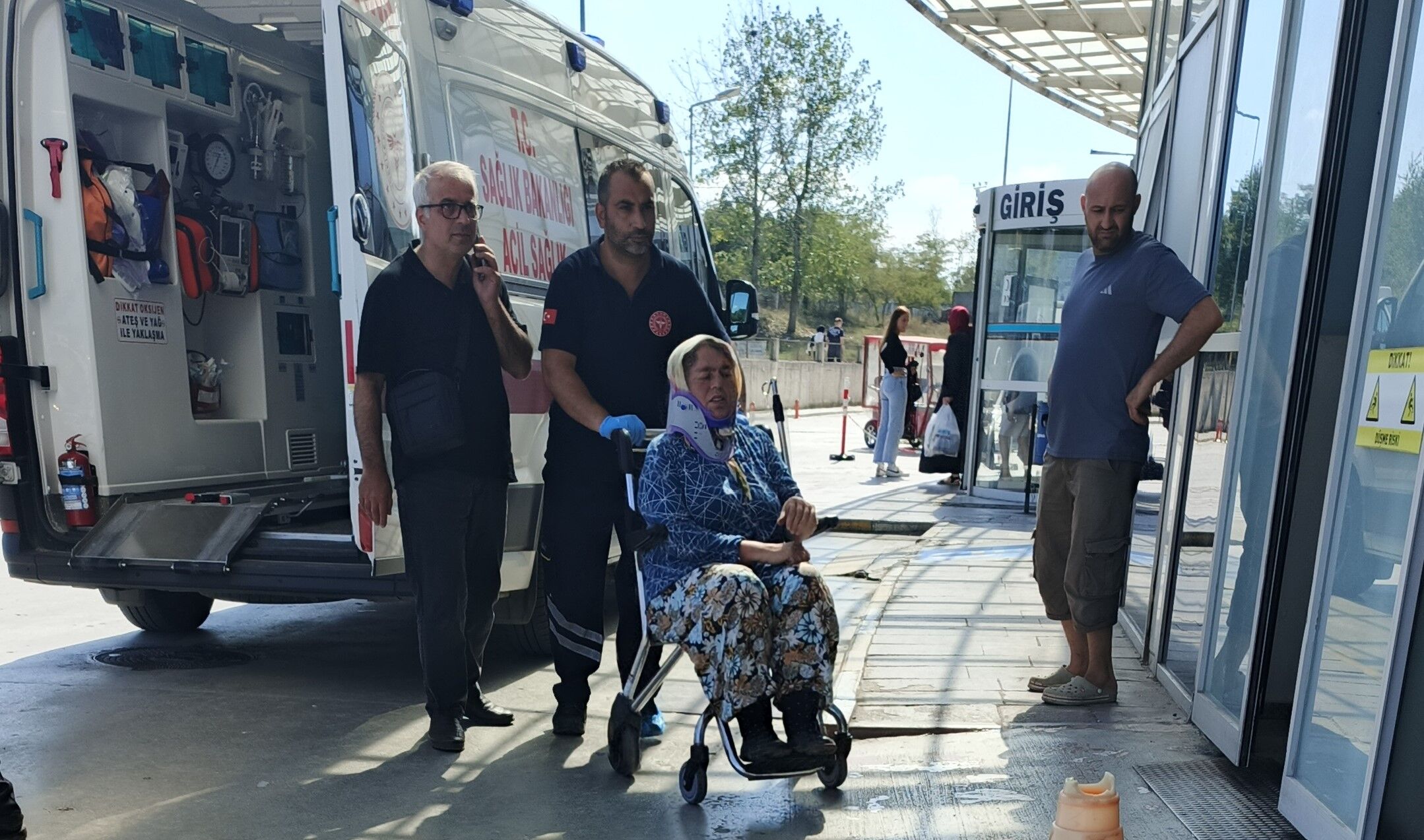 Bafra'da Traktörün Römorku Devrildi 6 Yaralı (3)