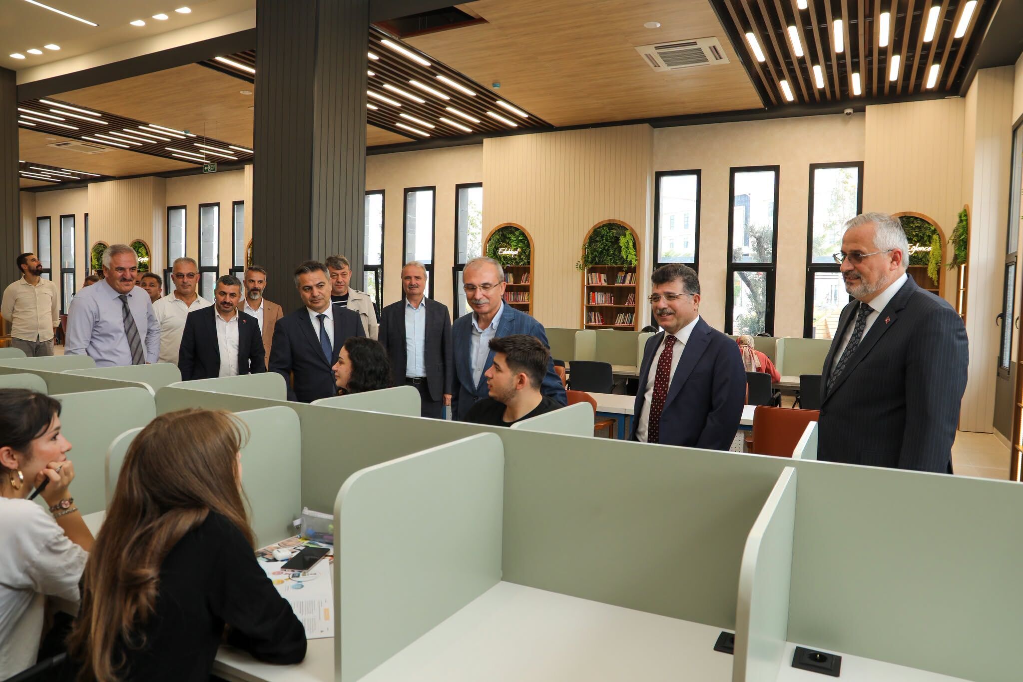 Başkan Kiliç “Eği̇ti̇me Ve Geleceğe Yatirim Yapmaya Devam Edi̇yoruz” (2)