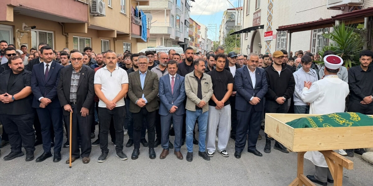 Gazeteci Mustafa Çalışkan Dualarla Son Yolculuğuna Uğurlandı 1