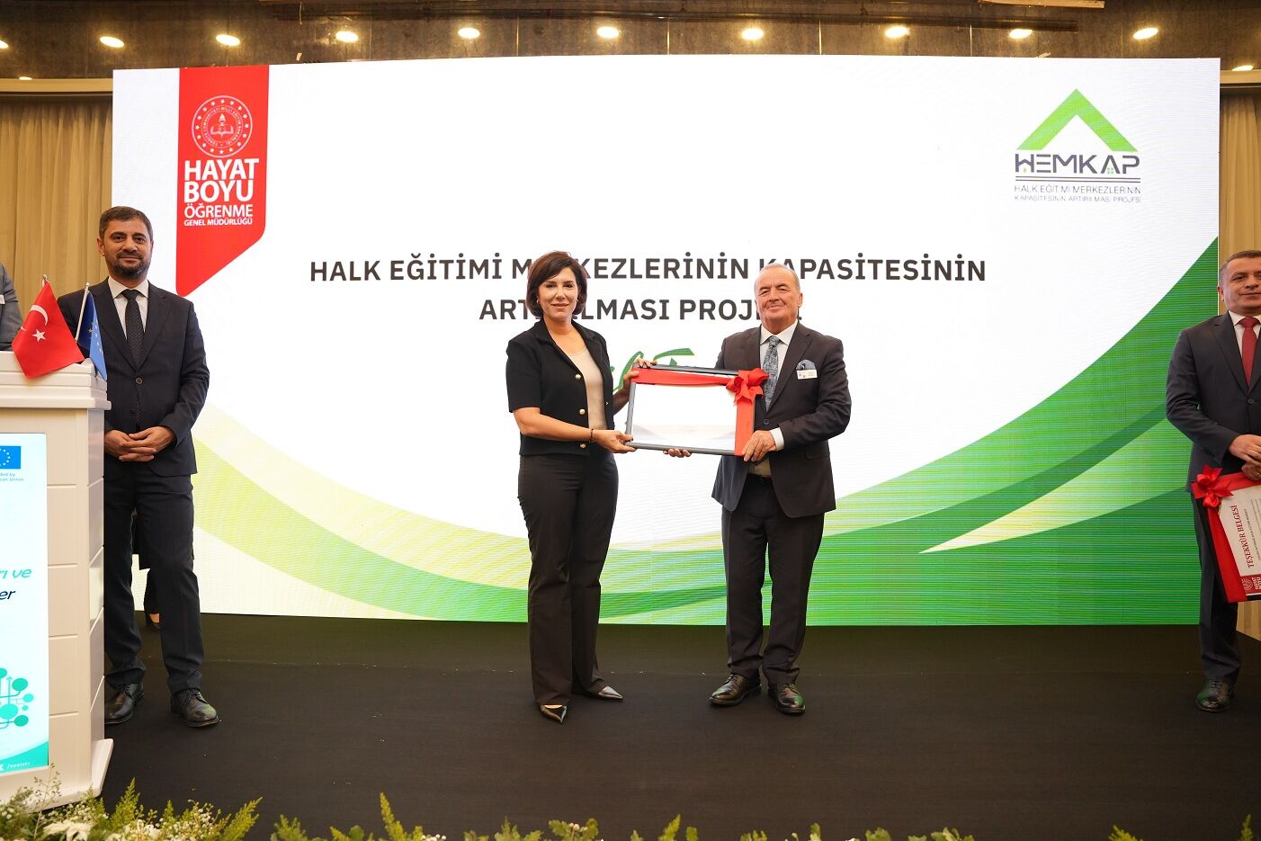 Hemkap'ta Birincilik Bafra Halk Eğitim Merkezinin Oldu (2)