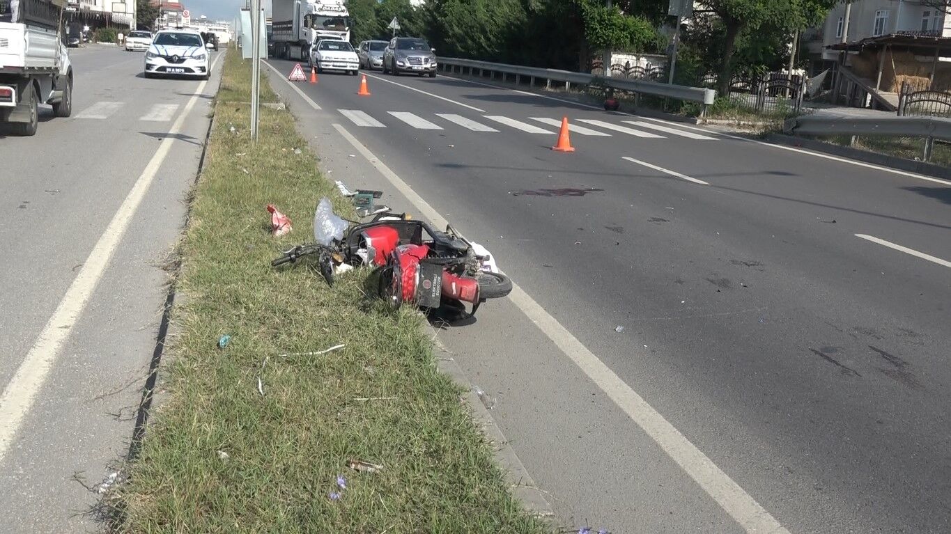 Motosiklet Ile Elektrikli Bisiklet Çarpıştı