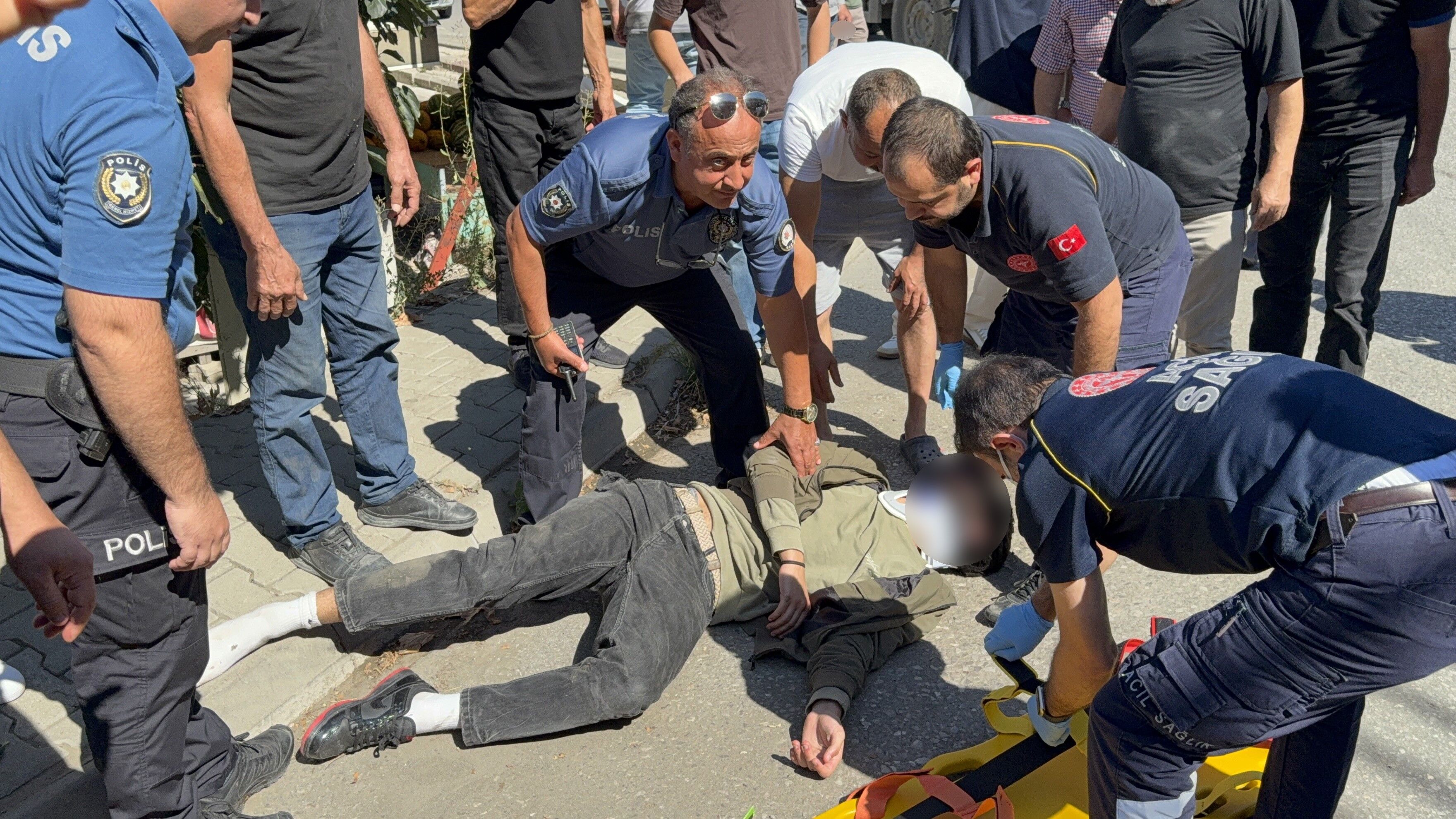 Motosiklet Ile Otomobil Çalışması Sonucu 2 Kişi Yaralandı