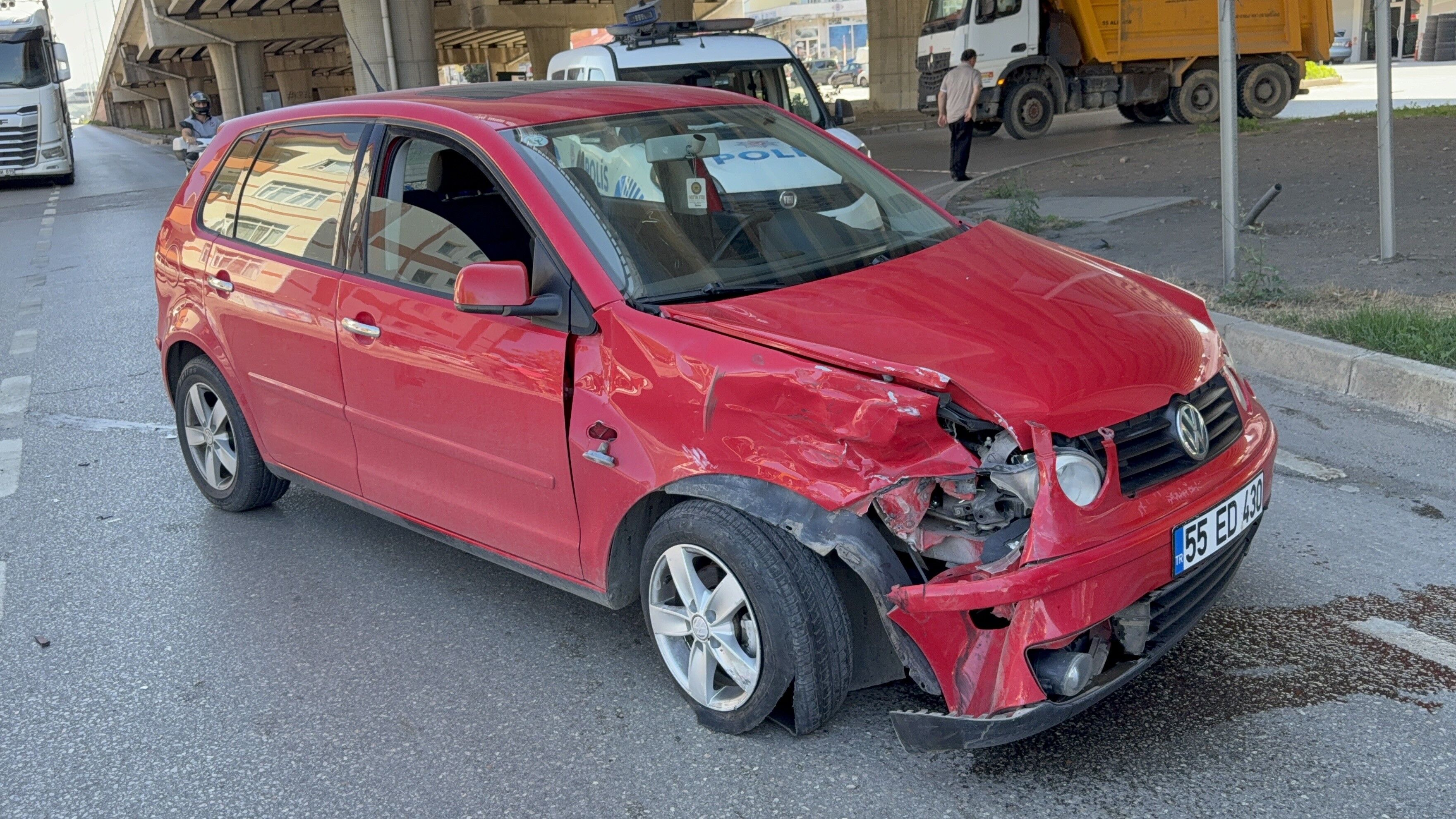 Motosiklet Ile Otomobil Çalışması Sonucu 2 Kişi Yaralandı1