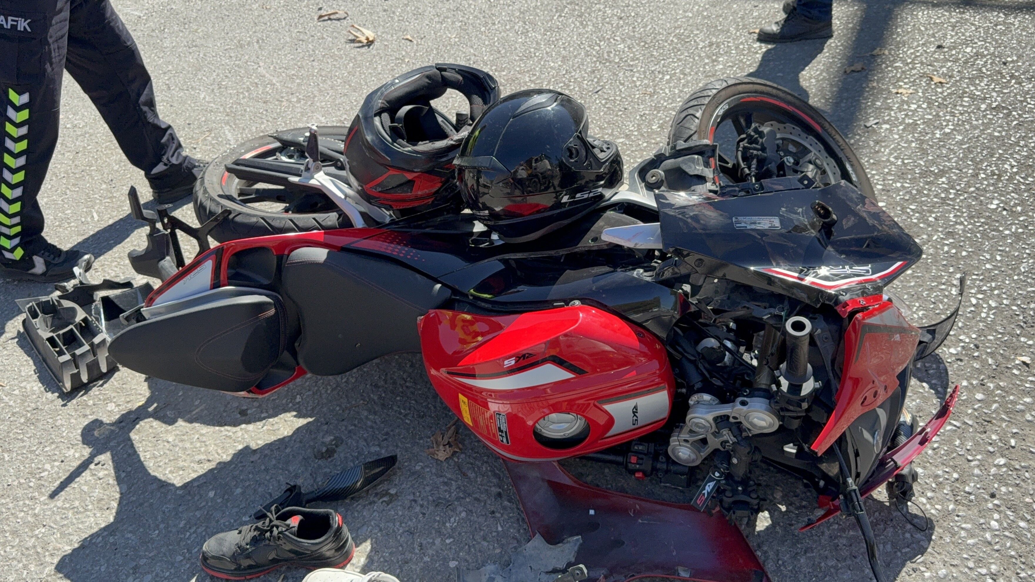 Motosiklet Ile Otomobil Çalışması Sonucu 2 Kişi Yaralandı2