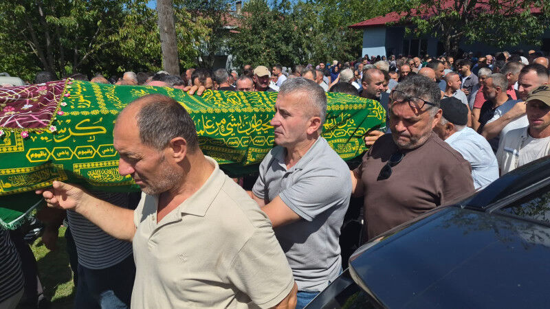 Nezi̇re Güngör Dualarla Son Yolculuğuna Uğurlandi (1)