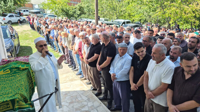 Nezi̇re Güngör Dualarla Son Yolculuğuna Uğurlandi (4)