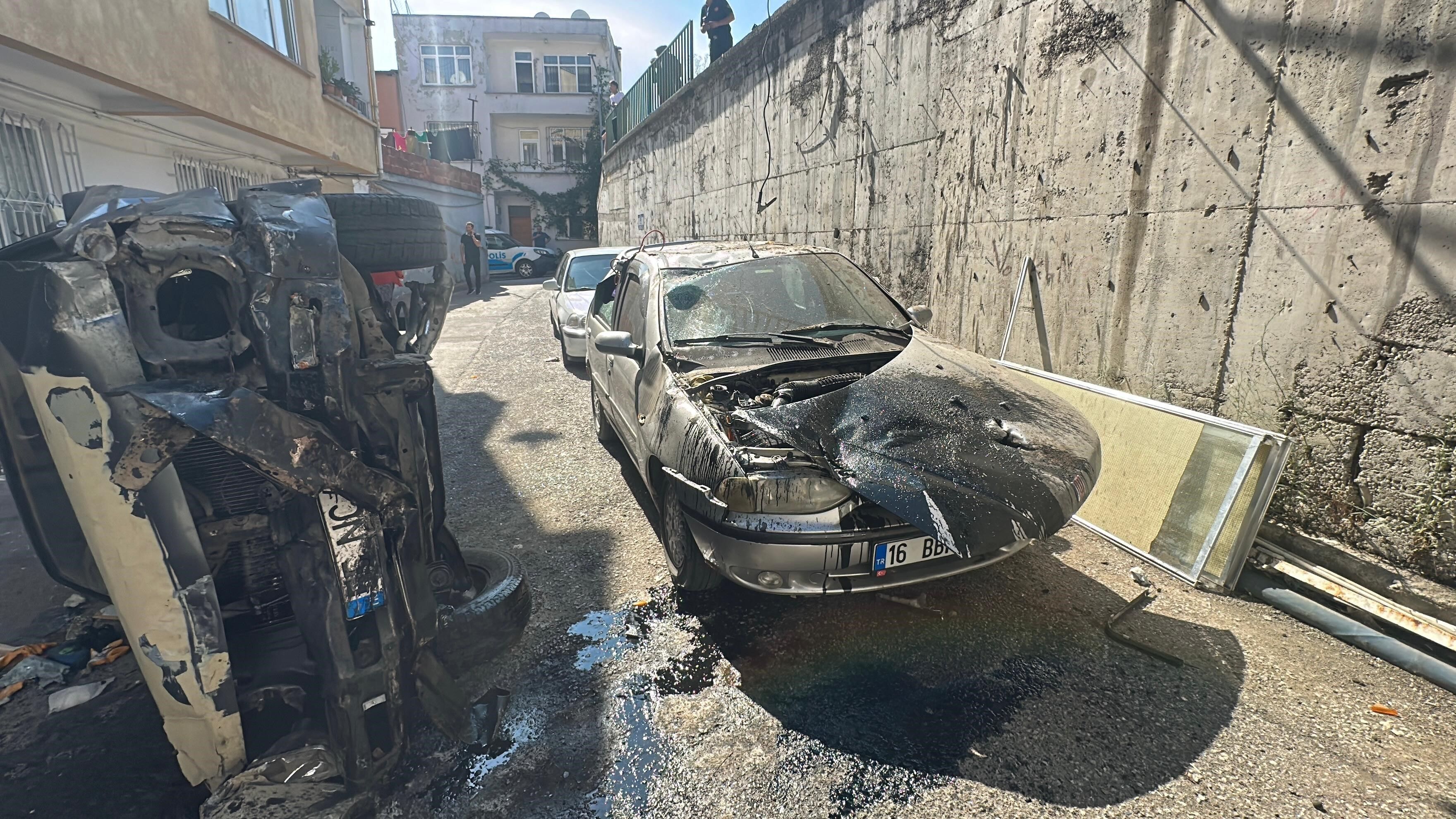Pikap 5 Metreden Sokağa Uçtu 2 Yaralı (5)