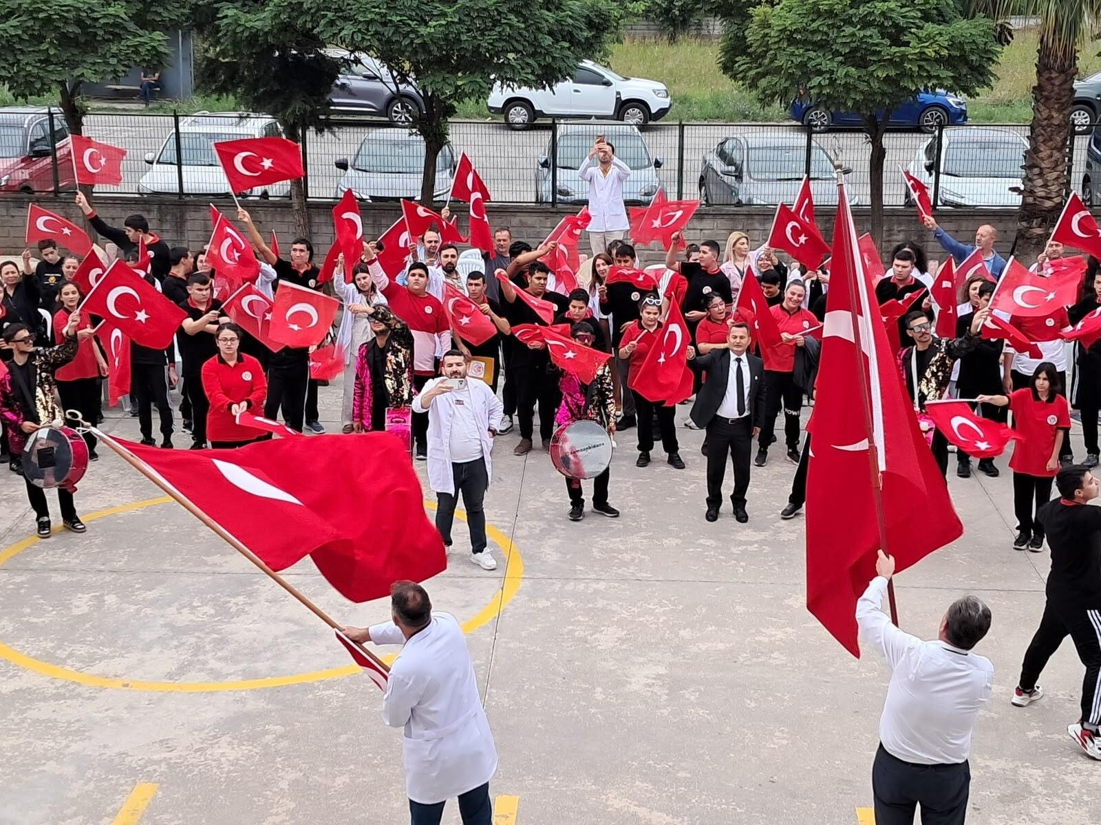 Samsun'da Özel Öğrencilerden İlköğretim Haftası'na Renkli Kutlama2
